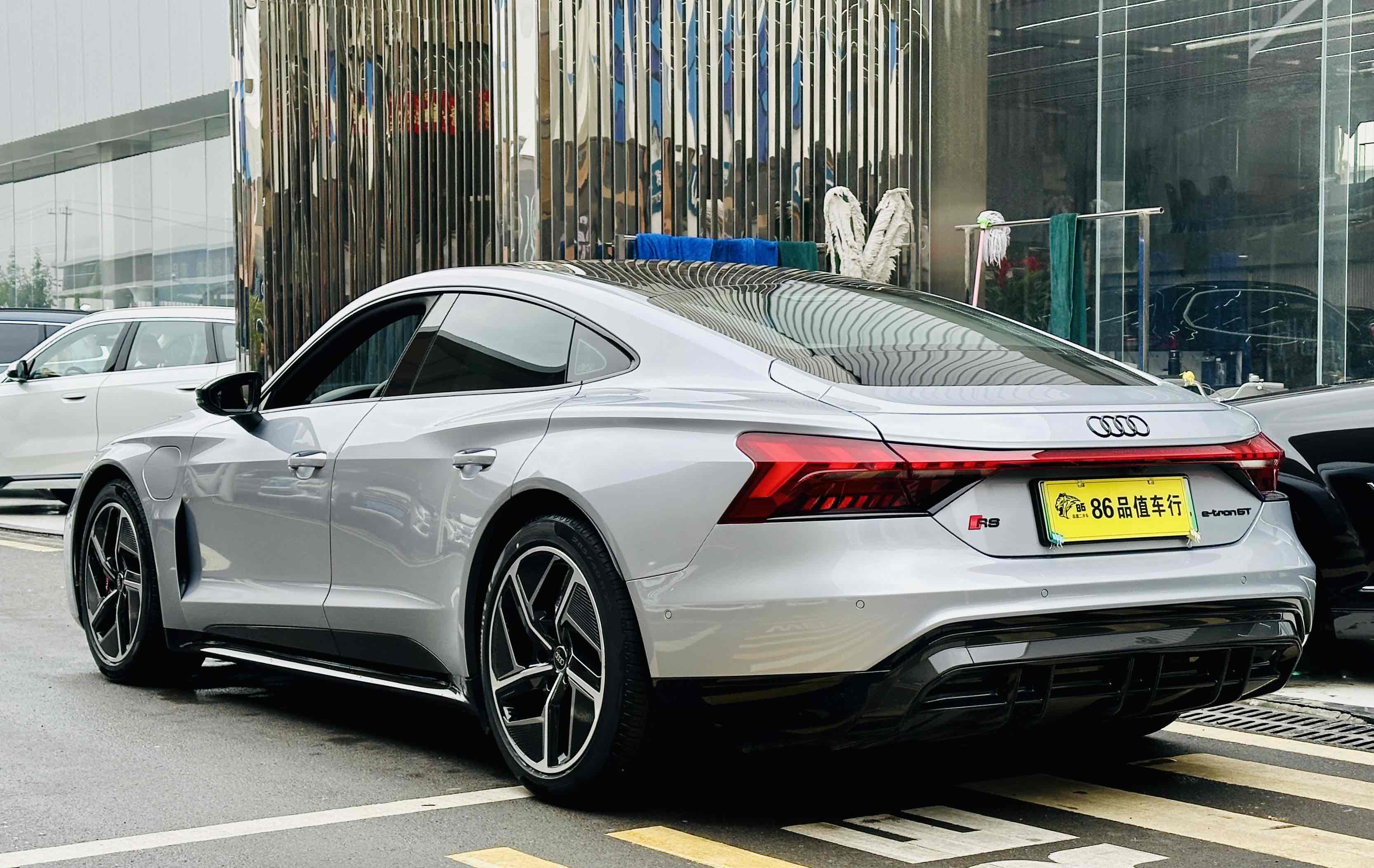 Audi RS e-tron GT 2024 car image #5