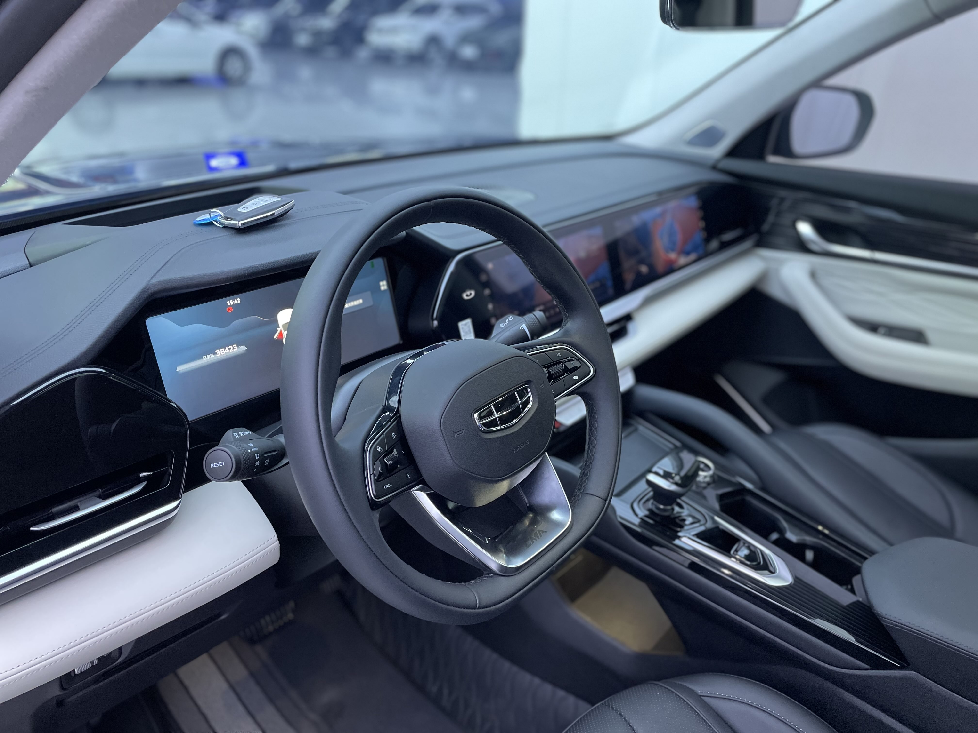 GEELY Monjaro 2023 car image #5