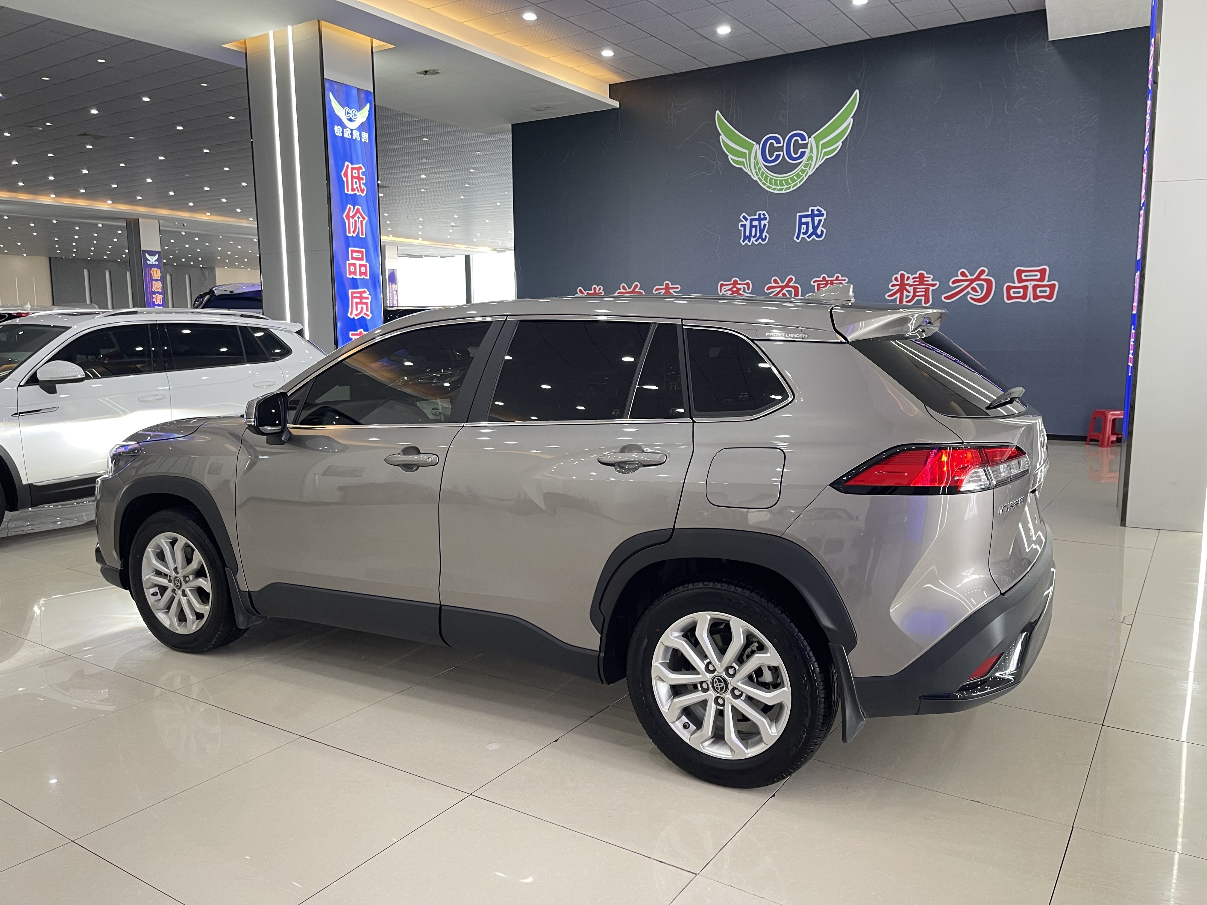 Toyota Frontlander 2023 car image #5