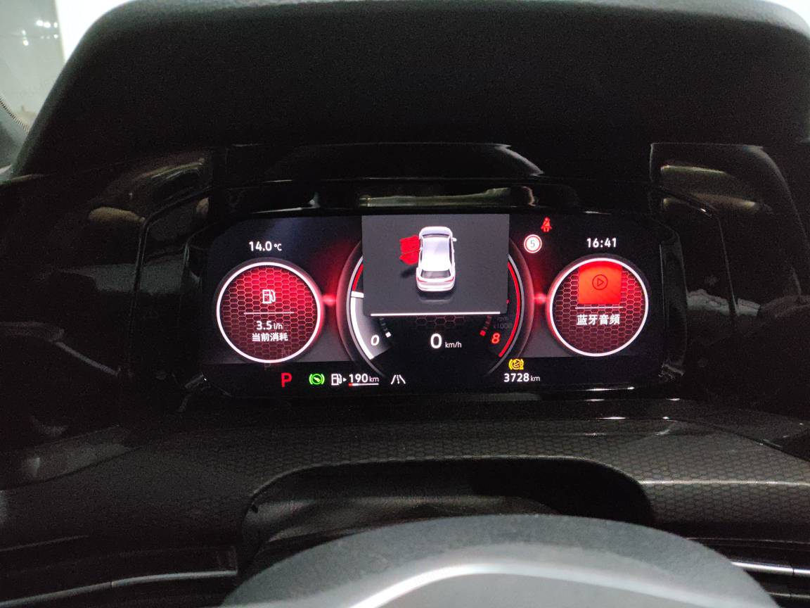 Volkswagen GolfGTI 2024 immagine di auto #5