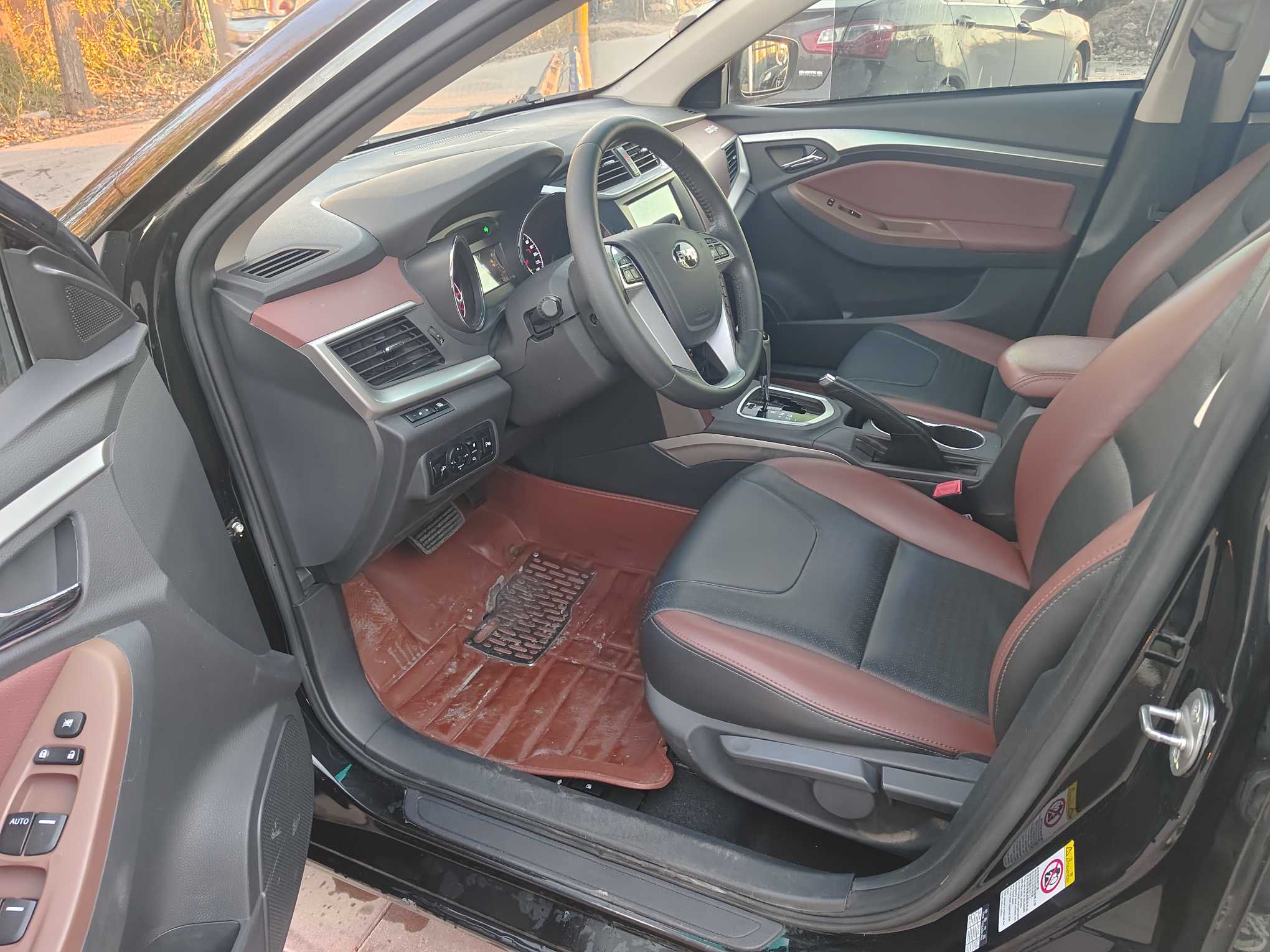 BYD G5 2014 изображение автомобиля #5