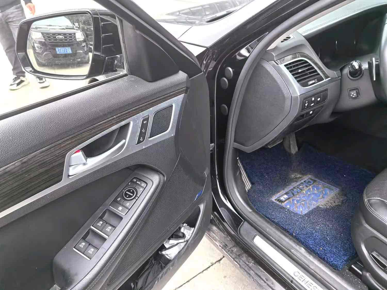 Hyundai Genesis 2016 صورة سيارة #5