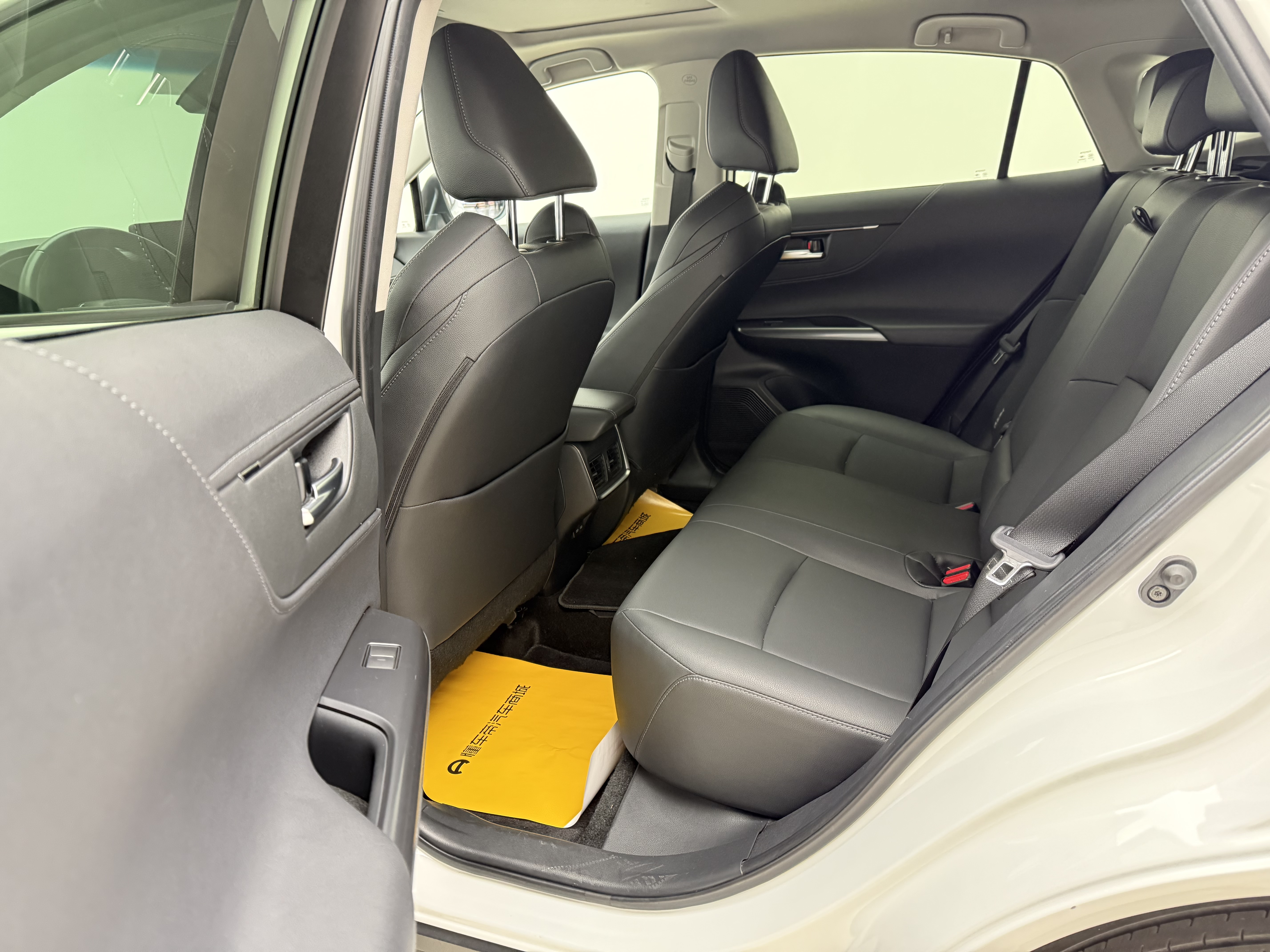 Toyota Venza 2024 صورة سيارة #5