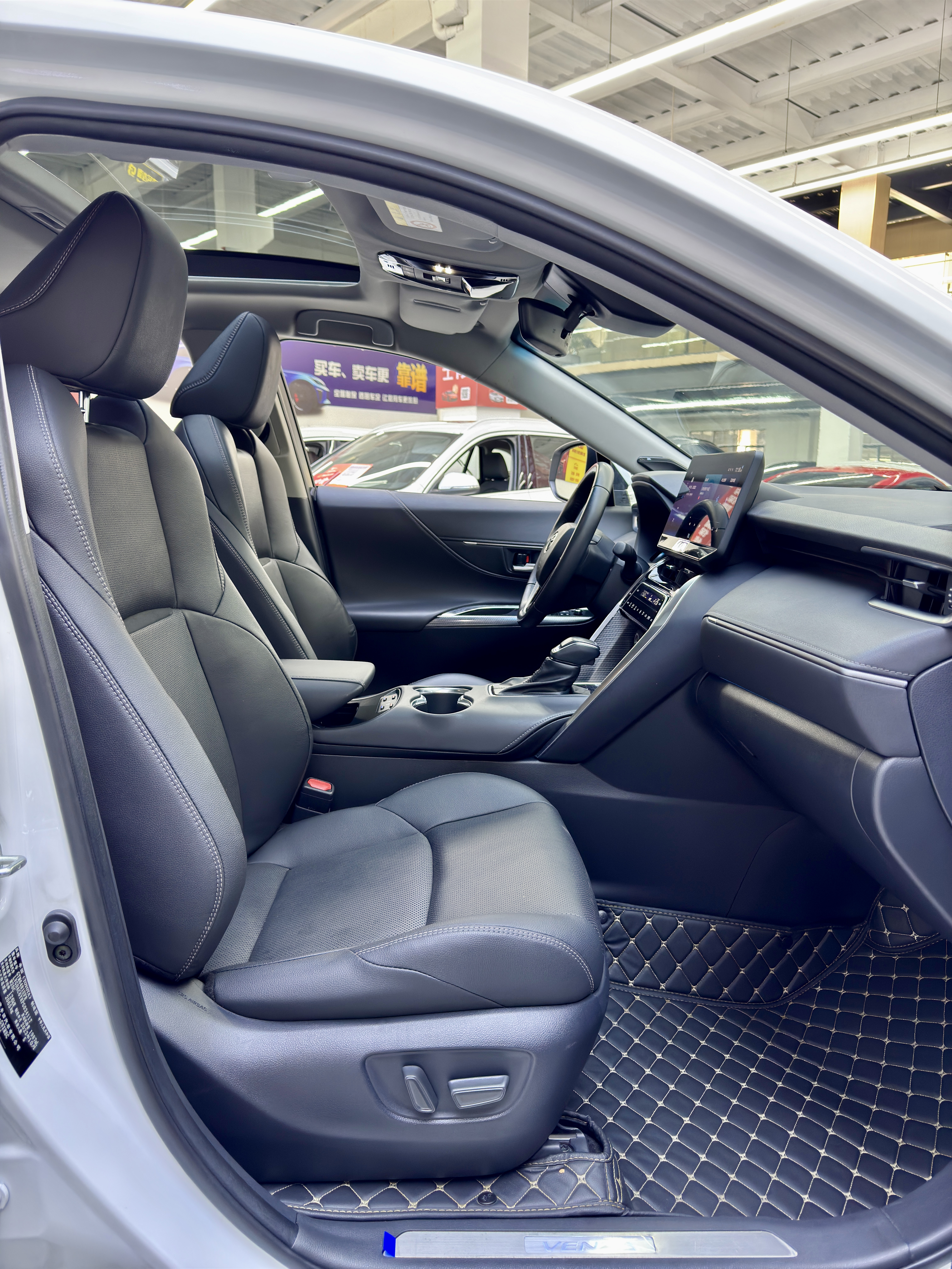 Toyota Venza 2024 immagine di auto #5