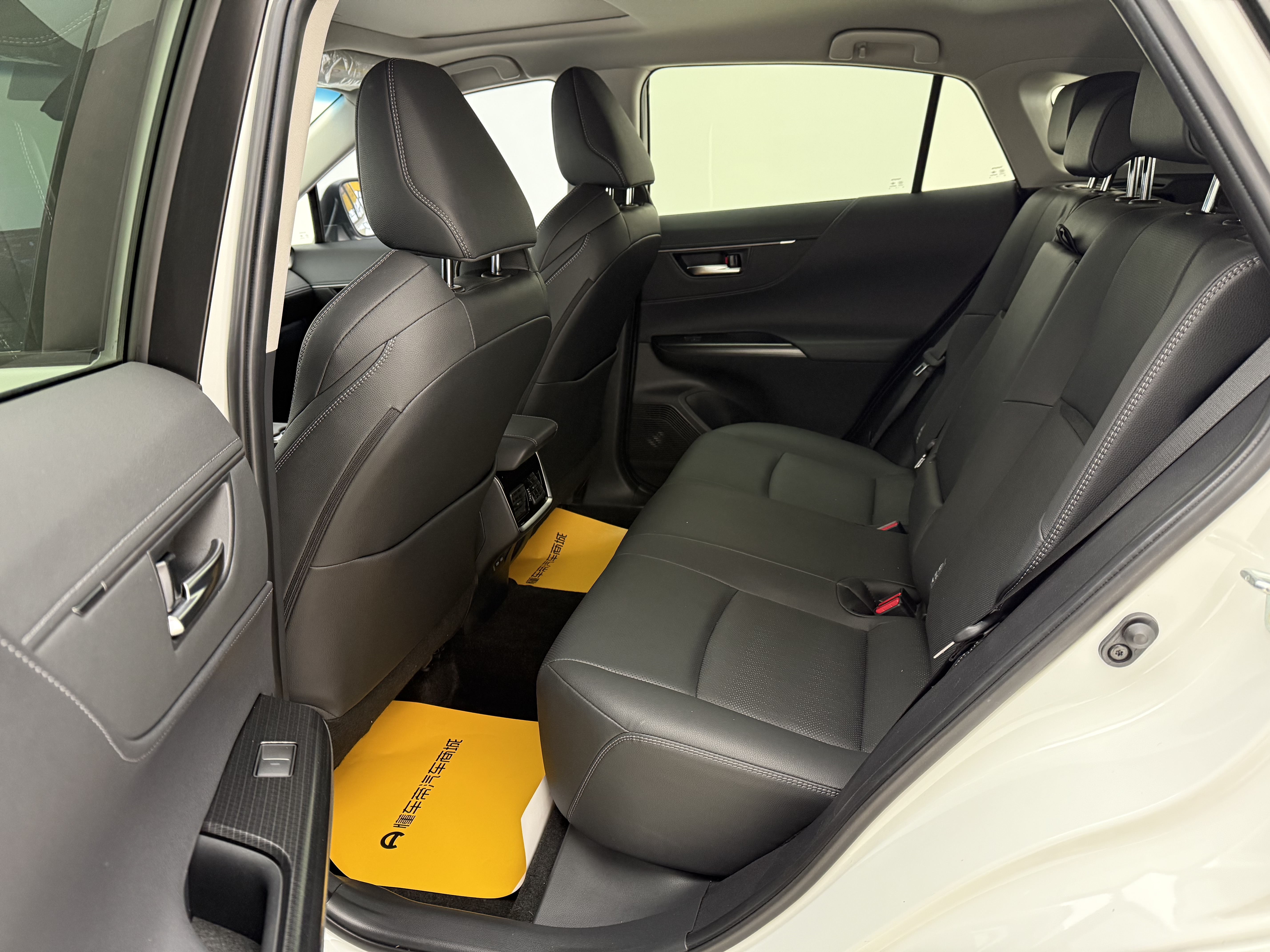 Toyota Venza 2023 car image #5