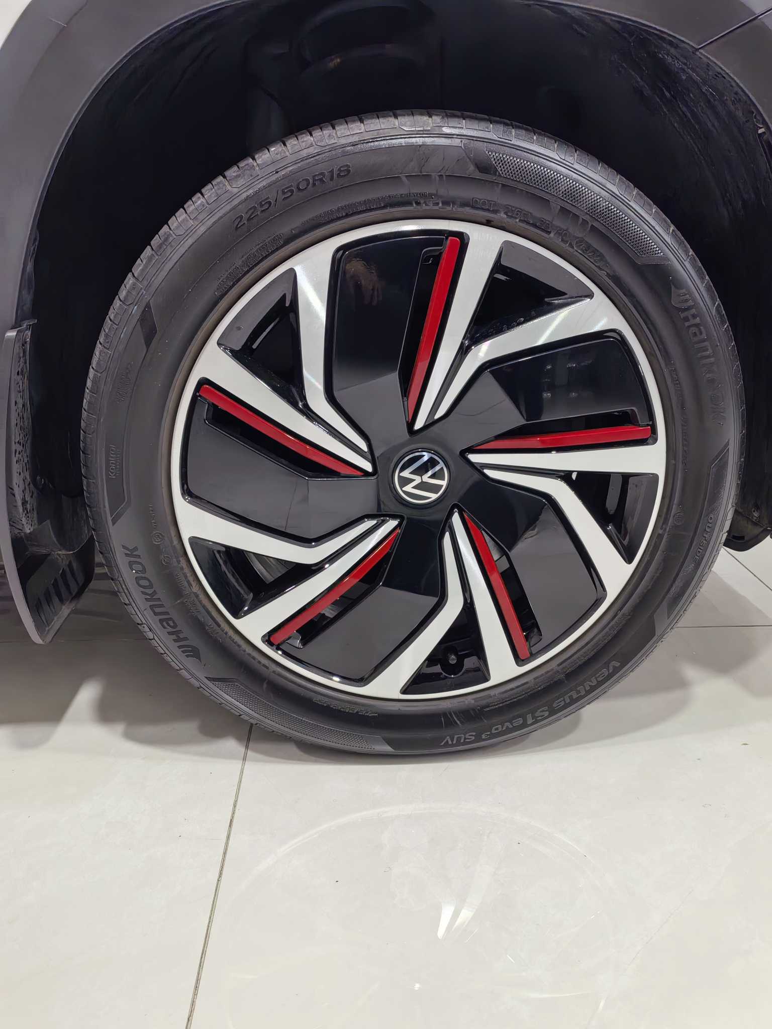 Volkswagen Tharu 2023 car image #5