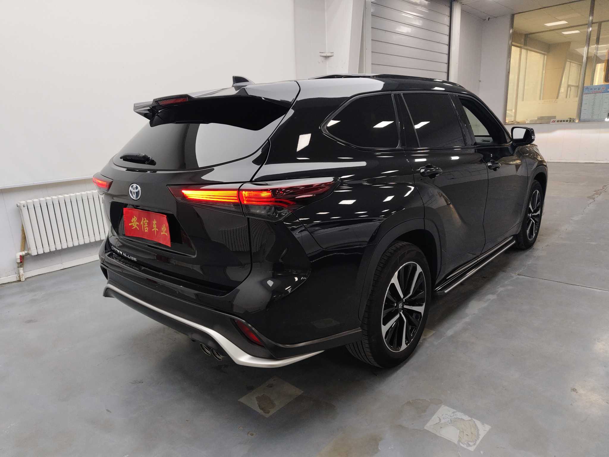 Toyota Crown Kluger 2024 immagine di auto #5