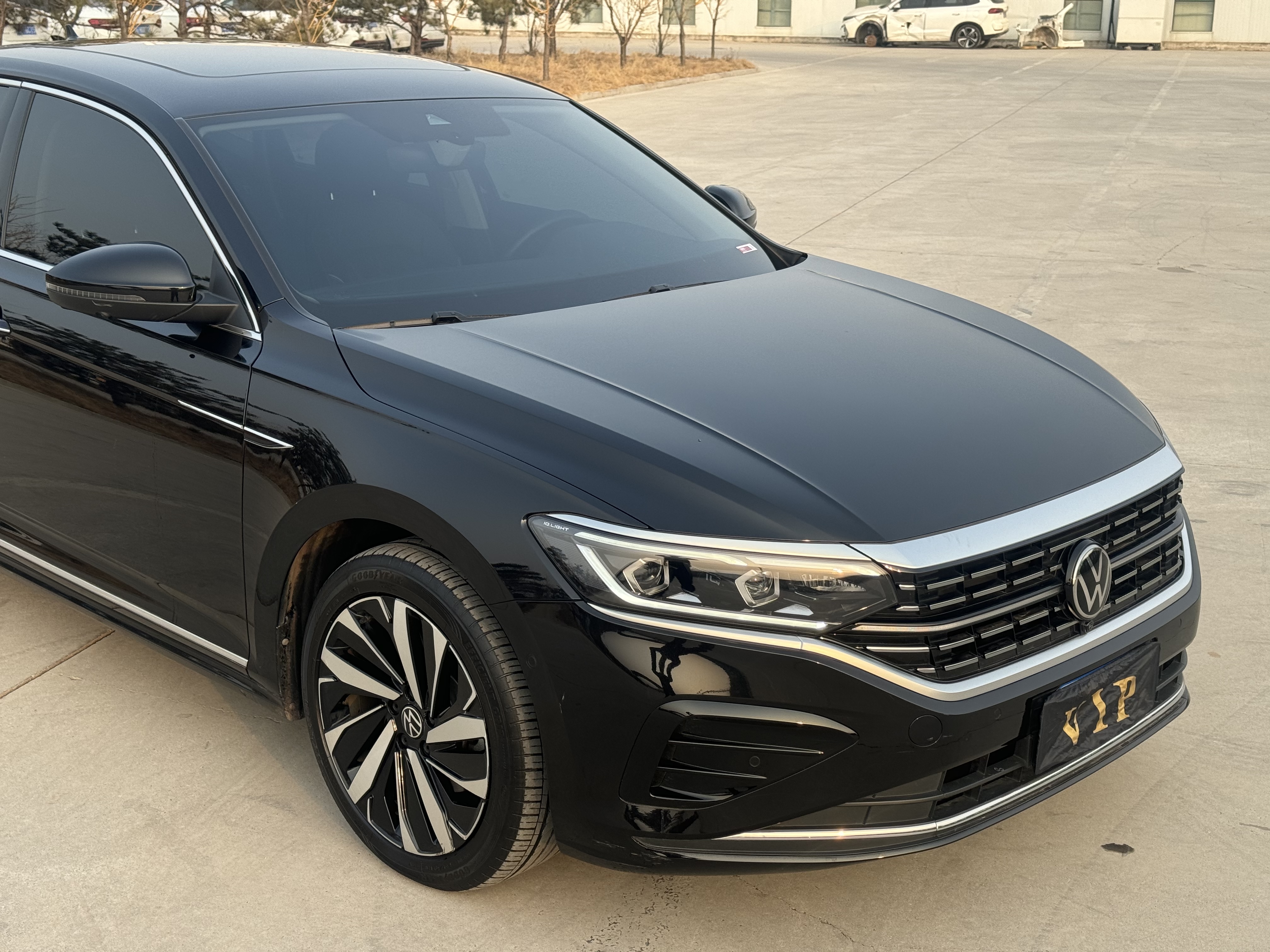 Volkswagen Passat 2023 immagine di auto #5