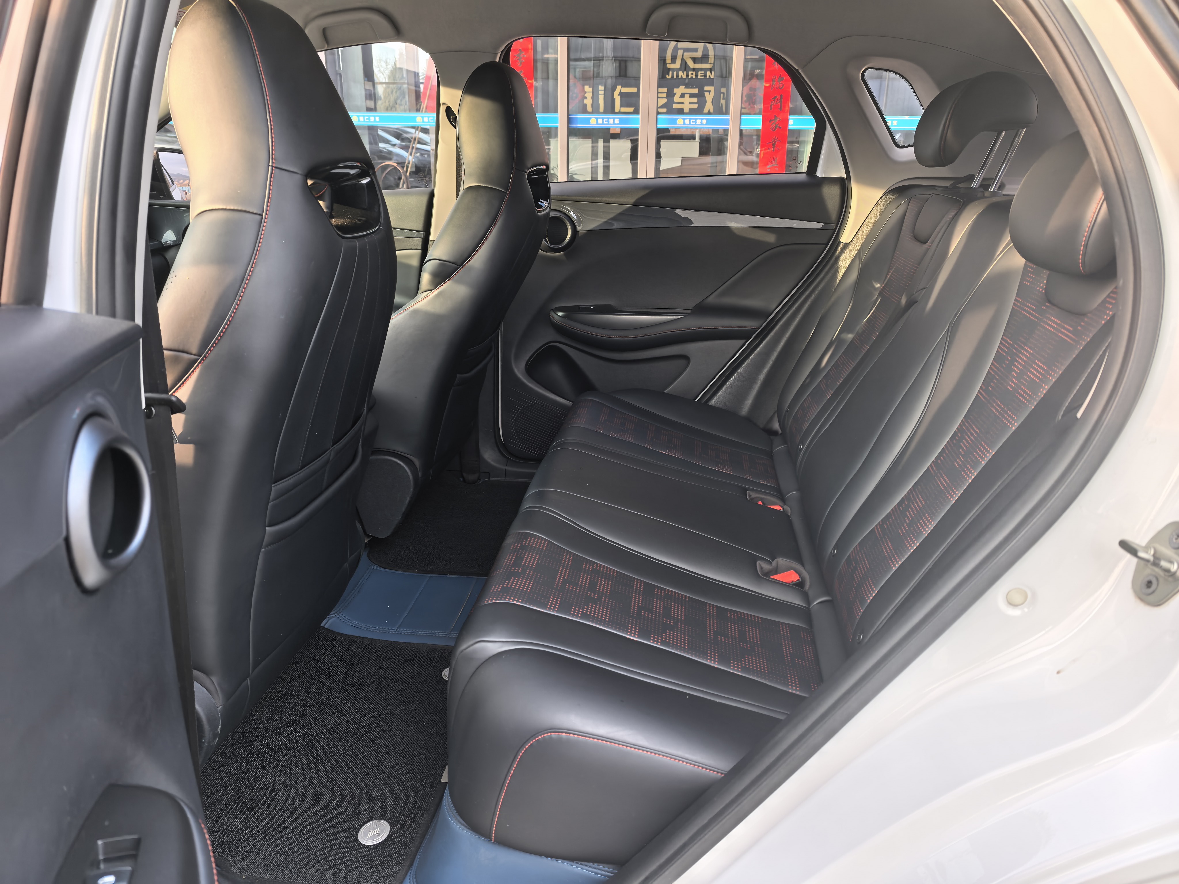 BYD e2 2023 image de voiture #5