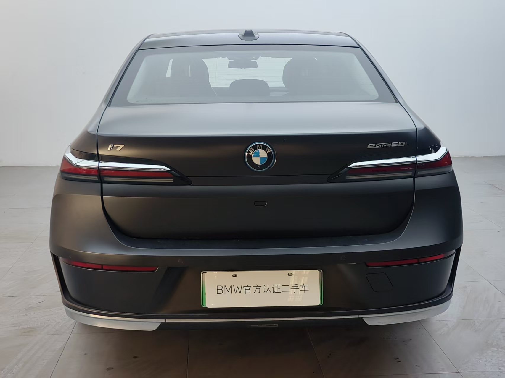 BMW i7 2023 car image #5