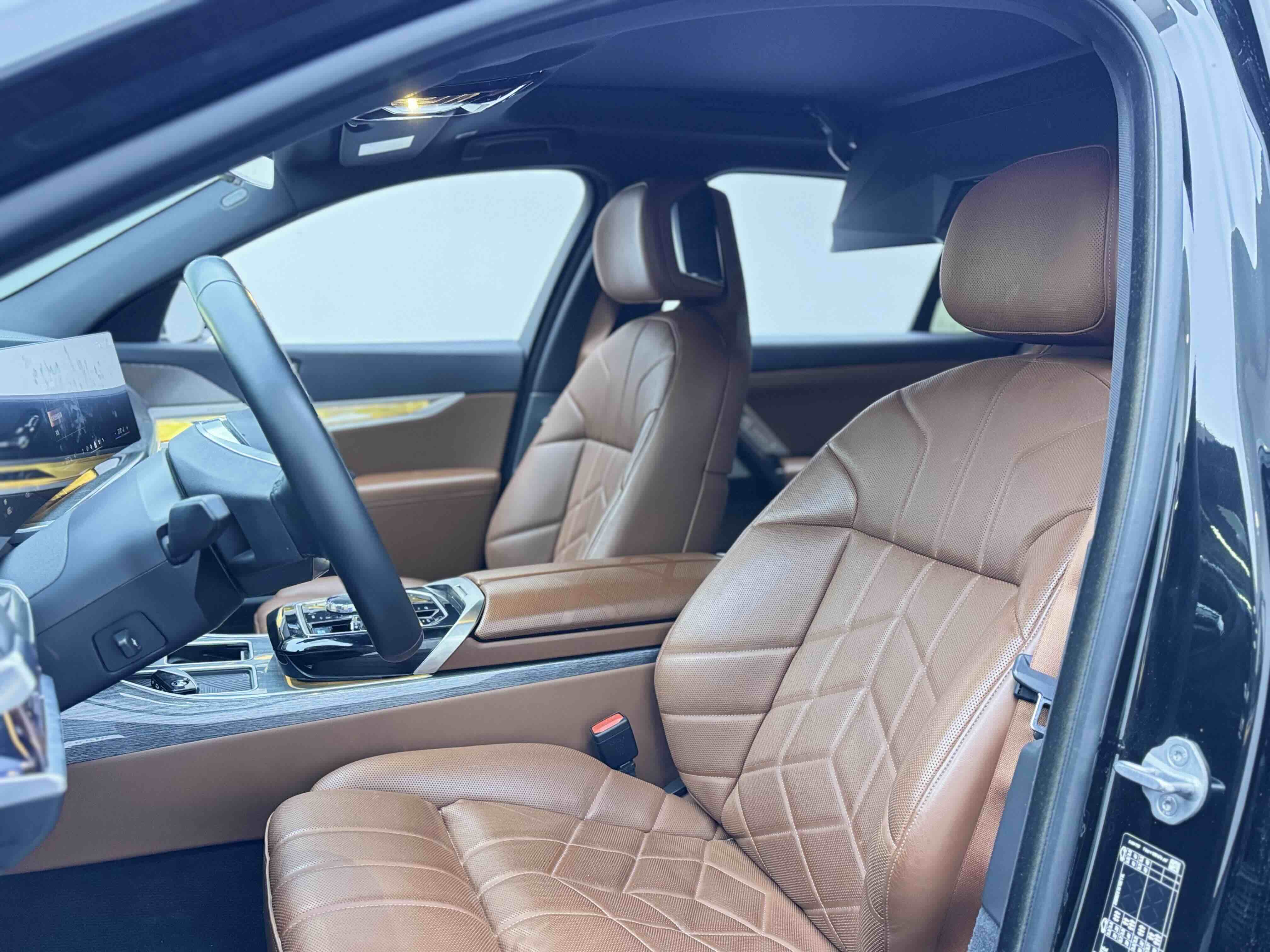 BMW i7 2024 #5 BMW i7 2024 car image #5