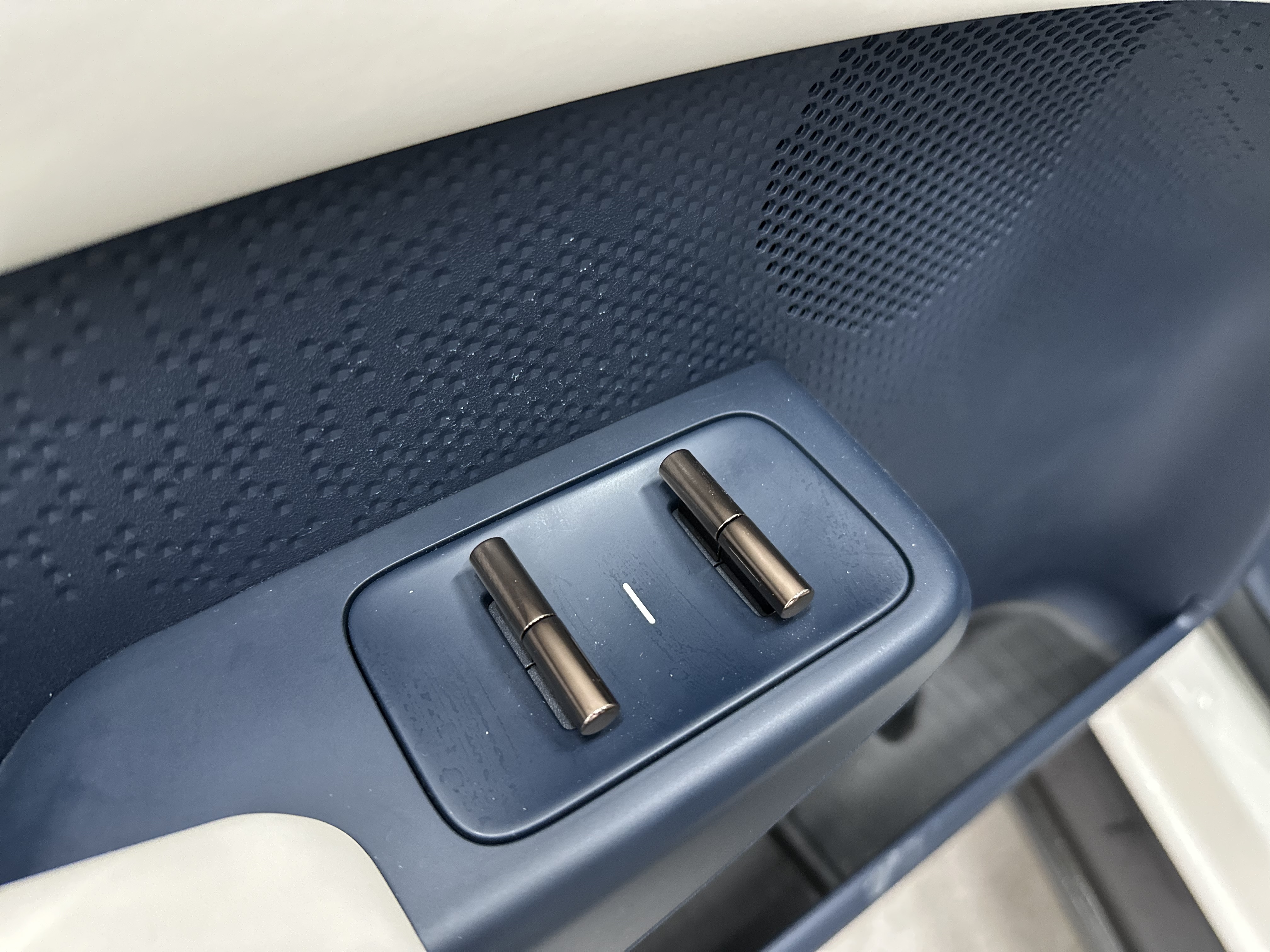 极氪 极氪X 2023 汽车图片 #5