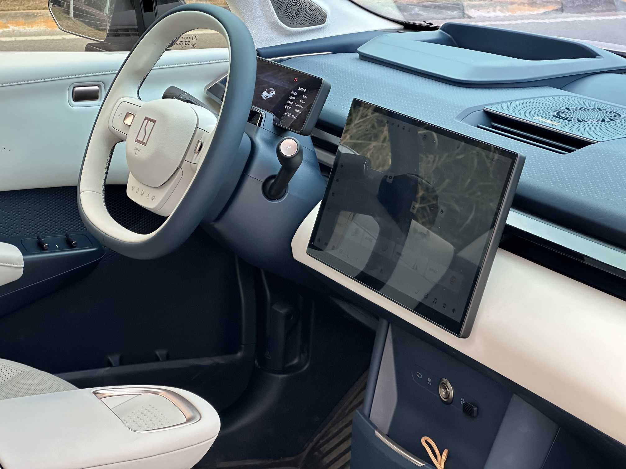 极氪 极氪X 2023 汽车图片 #5