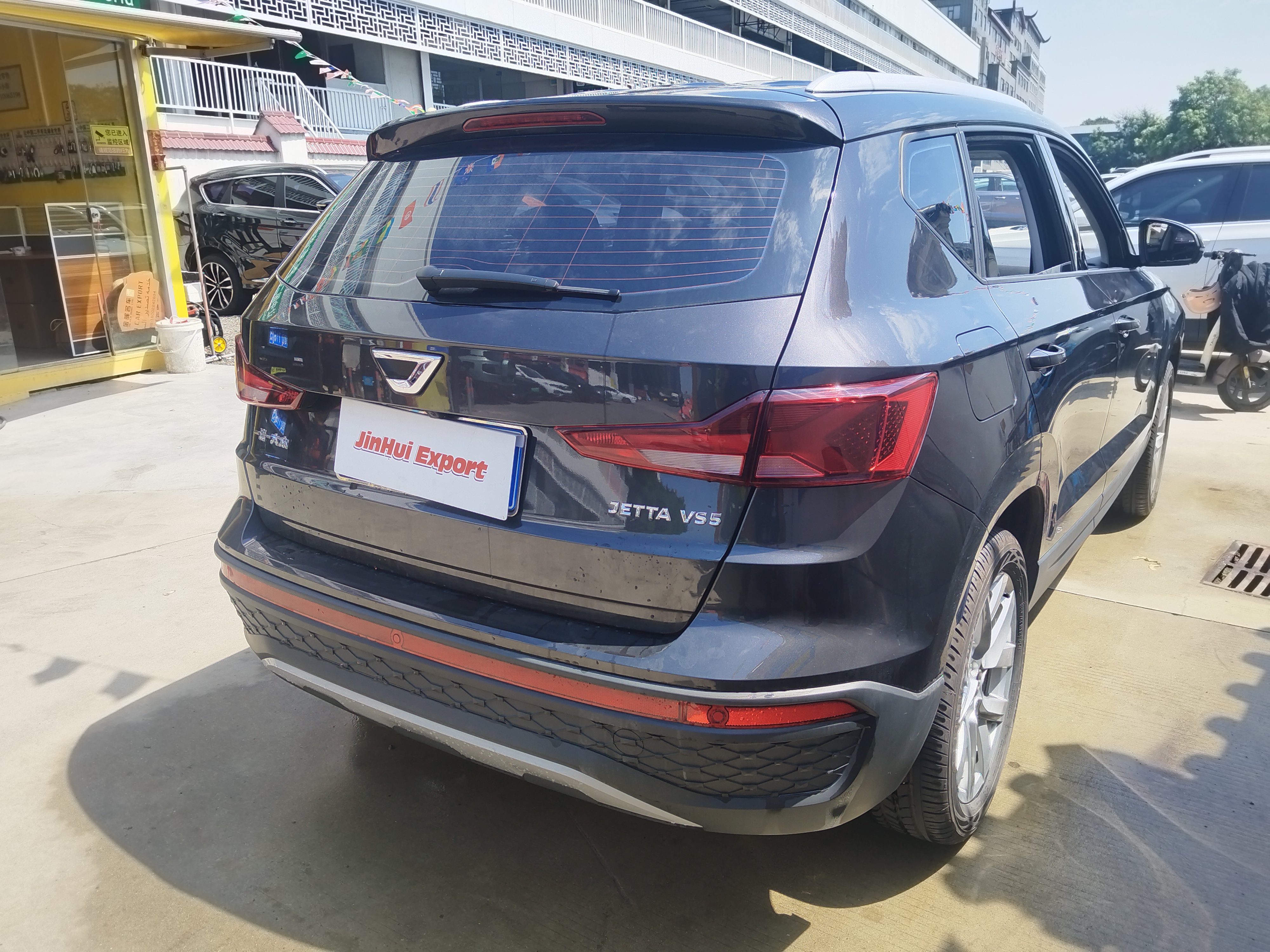 VS5 2024 car image #5