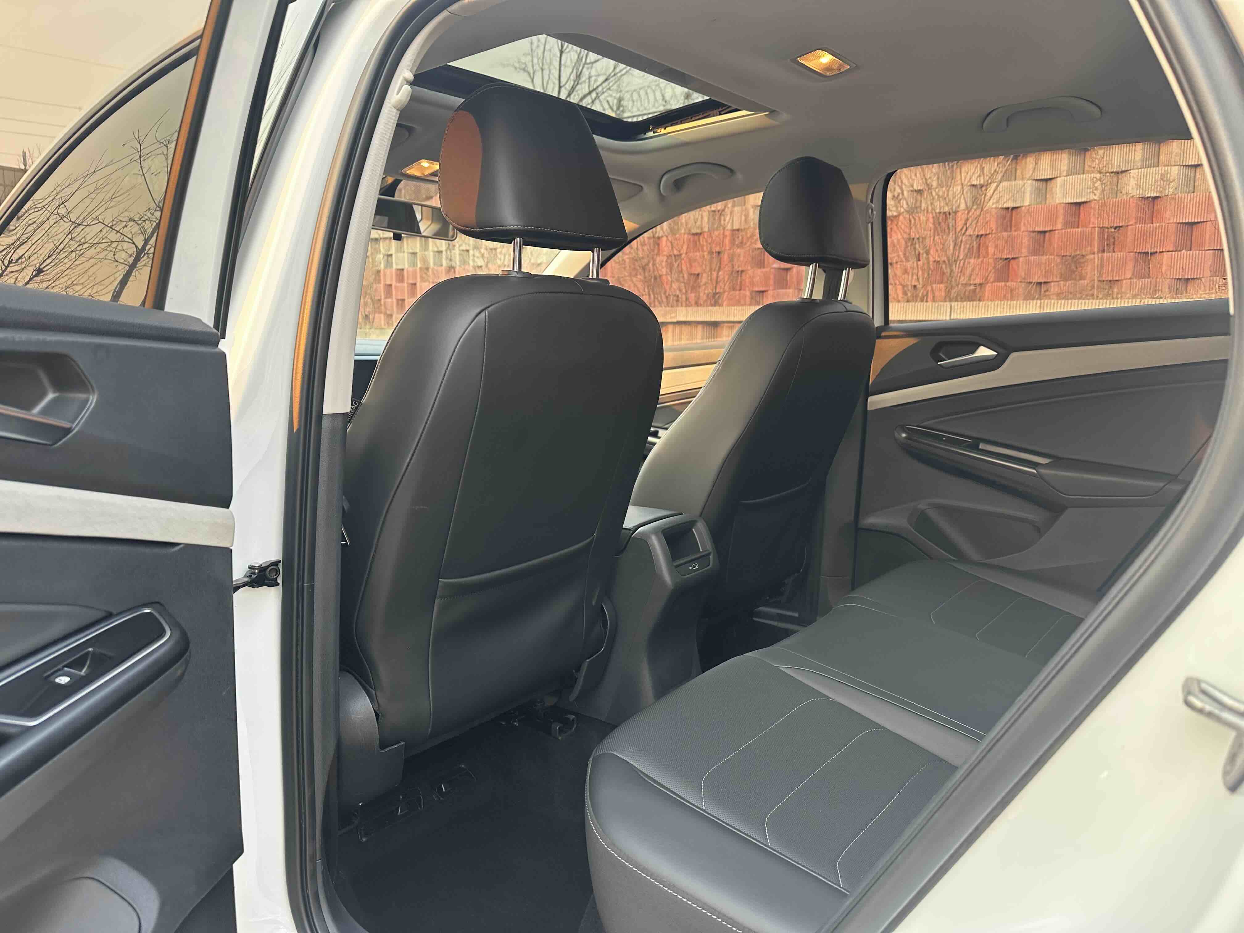VS5 2022 car image #5