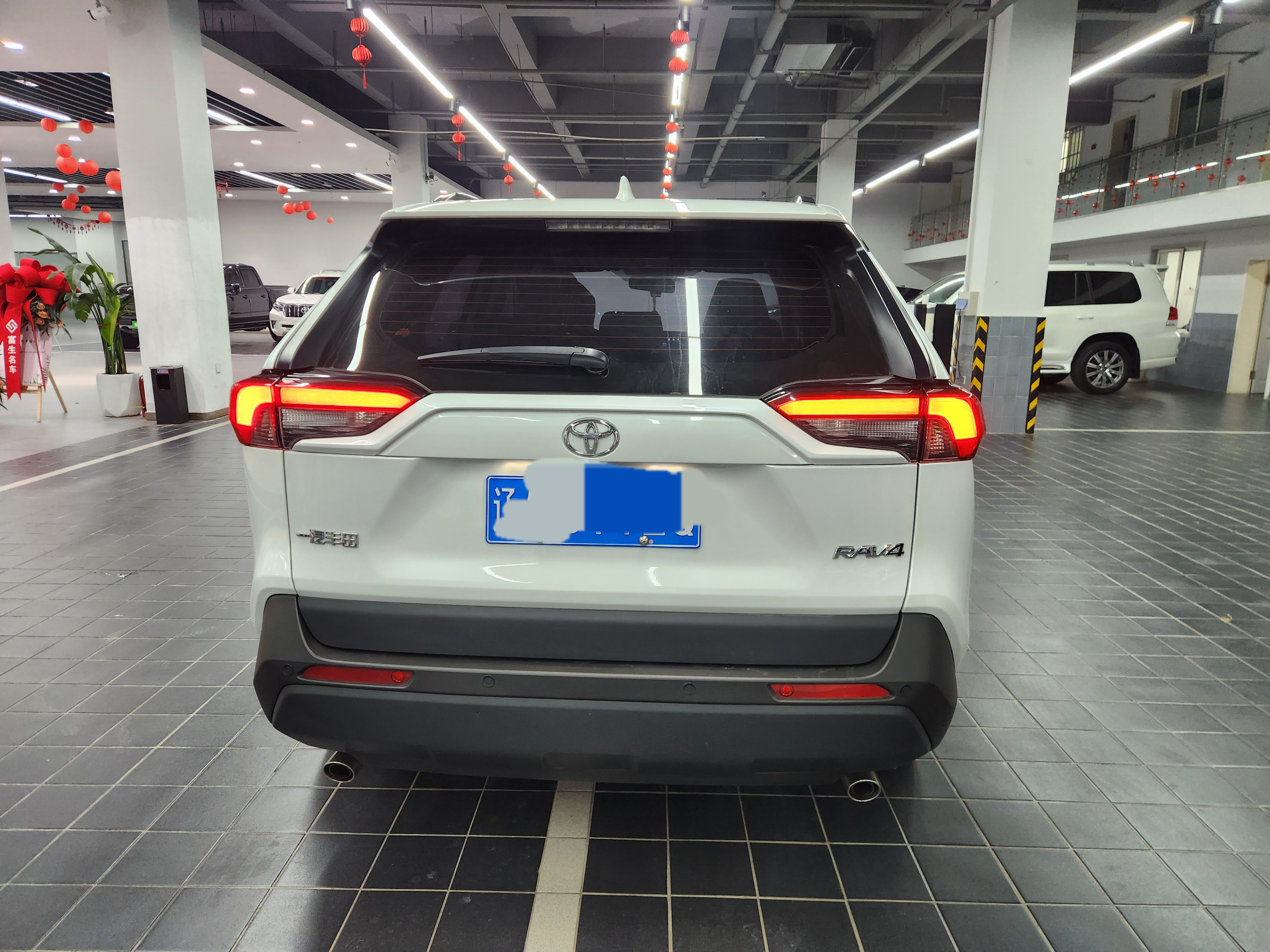 Toyota RAV4 2024 car image #5