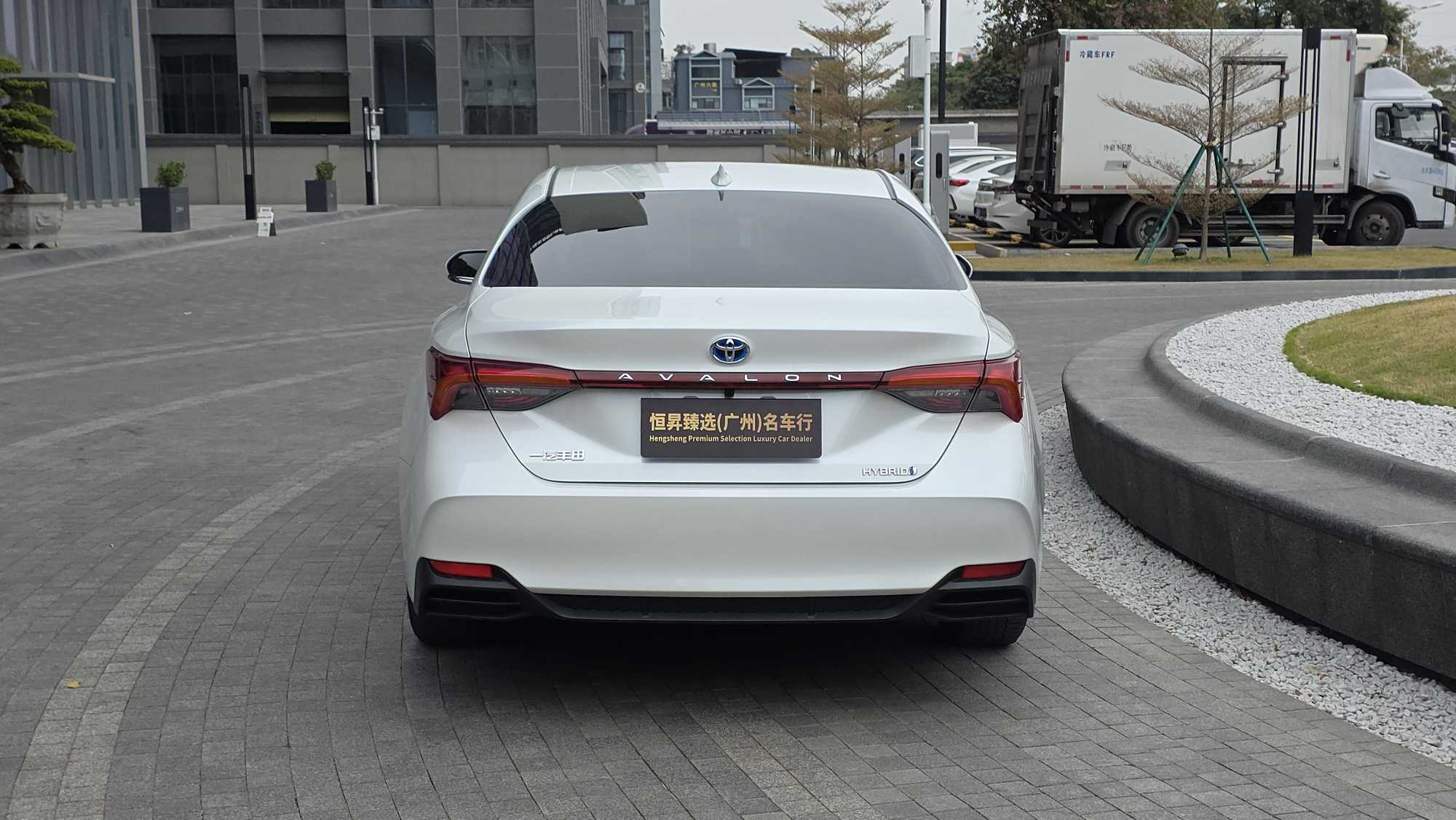 Toyota Avalon 2024 car image #5