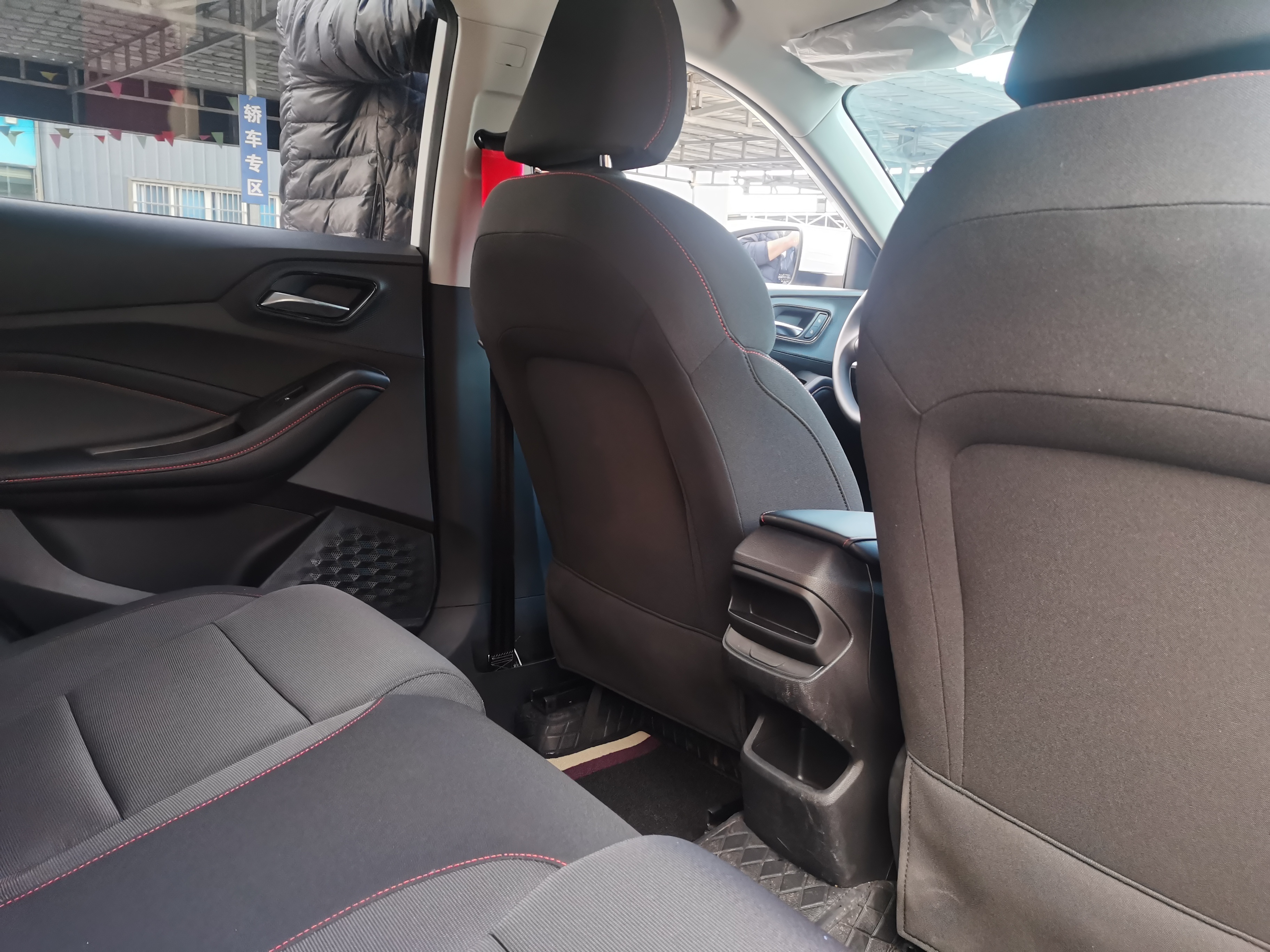 5 2025 car image #5