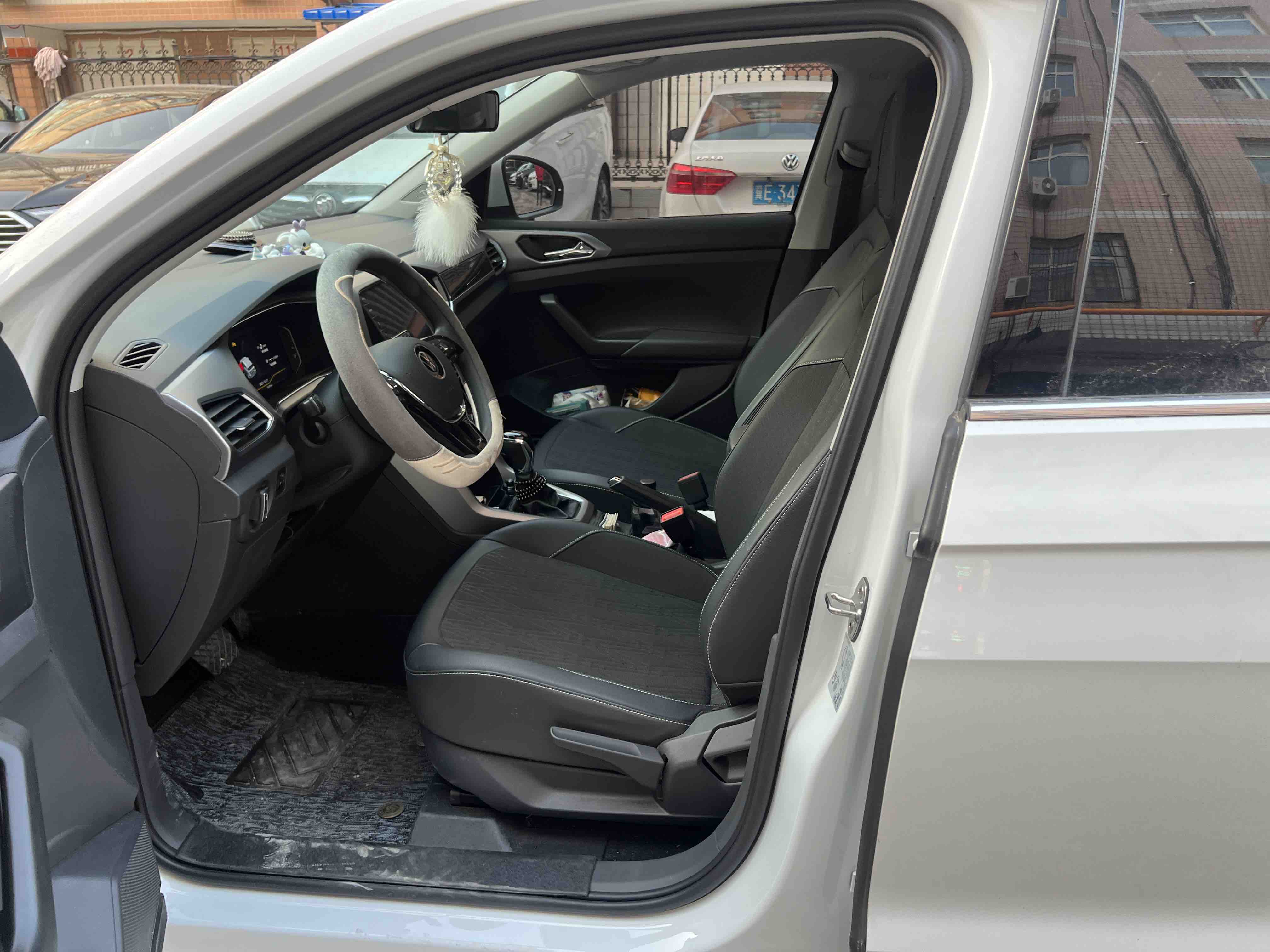 Volkswagen T-Cross 2024 car image #5
