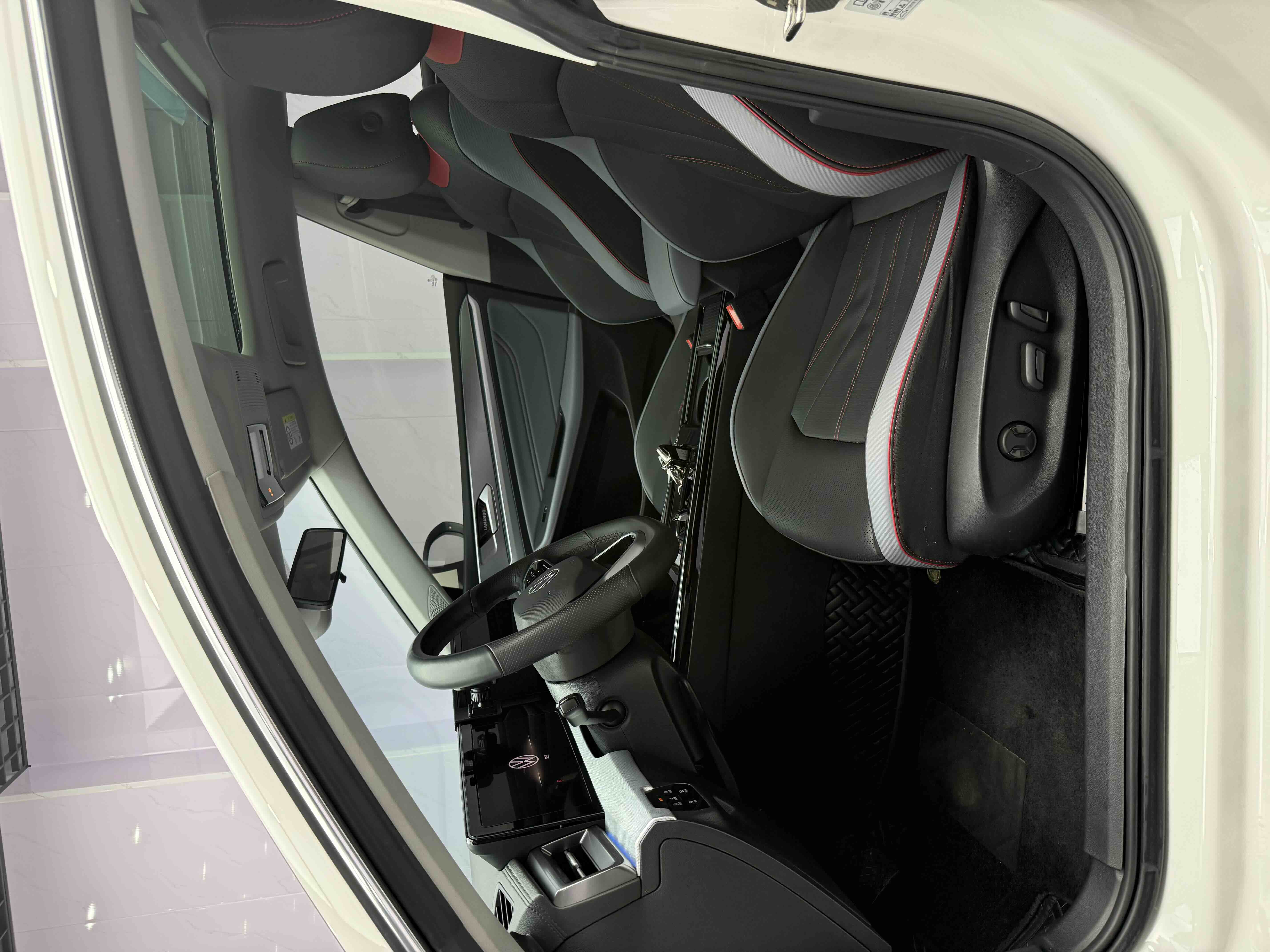 Volkswagen Lamando 2023 car image #5