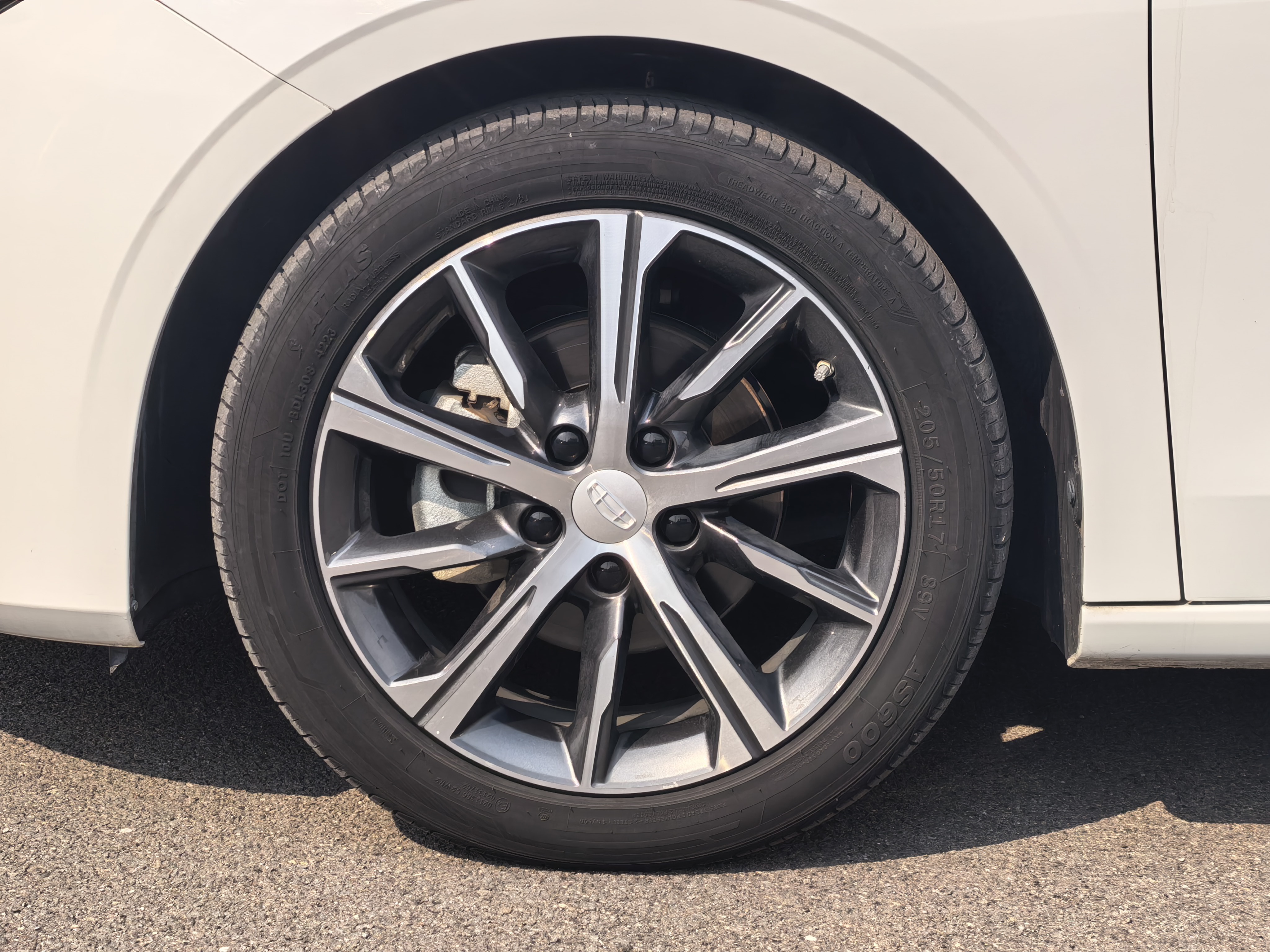 GEELY Emgrand 2024 #5 GEELY Emgrand 2024 car image #5