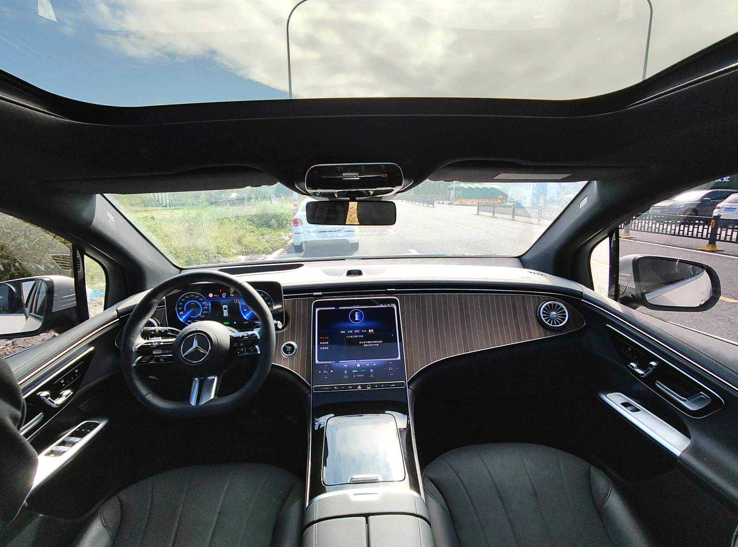 Mercedes-Benz EQE SUV 2024 image de voiture #5