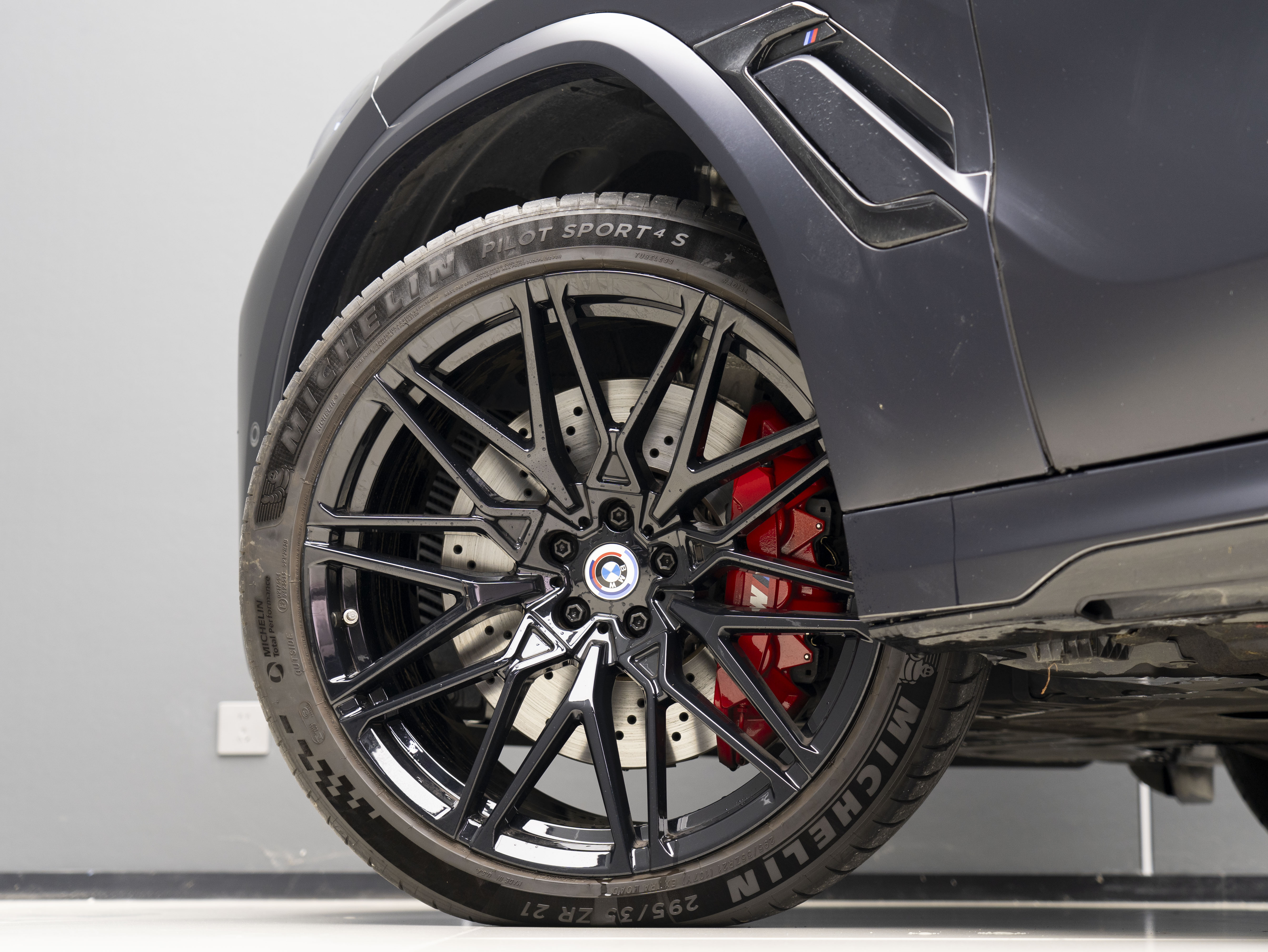 Exceed X6 M 2023 #5 Exceed X6 M 2023 car image #5