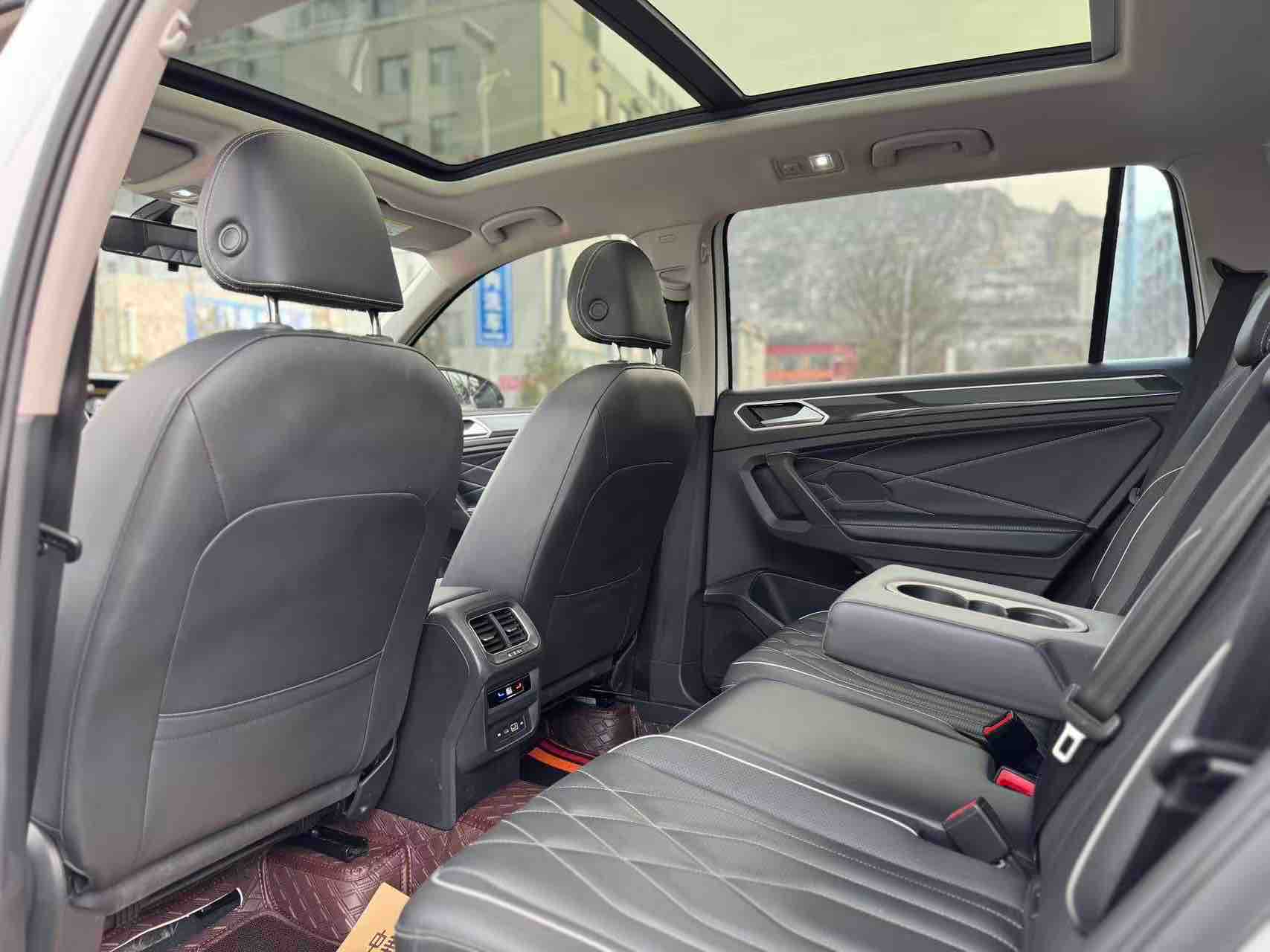 Volkswagen Tiguan L 2023 #5 Volkswagen Tiguan L 2023 immagine di auto #5