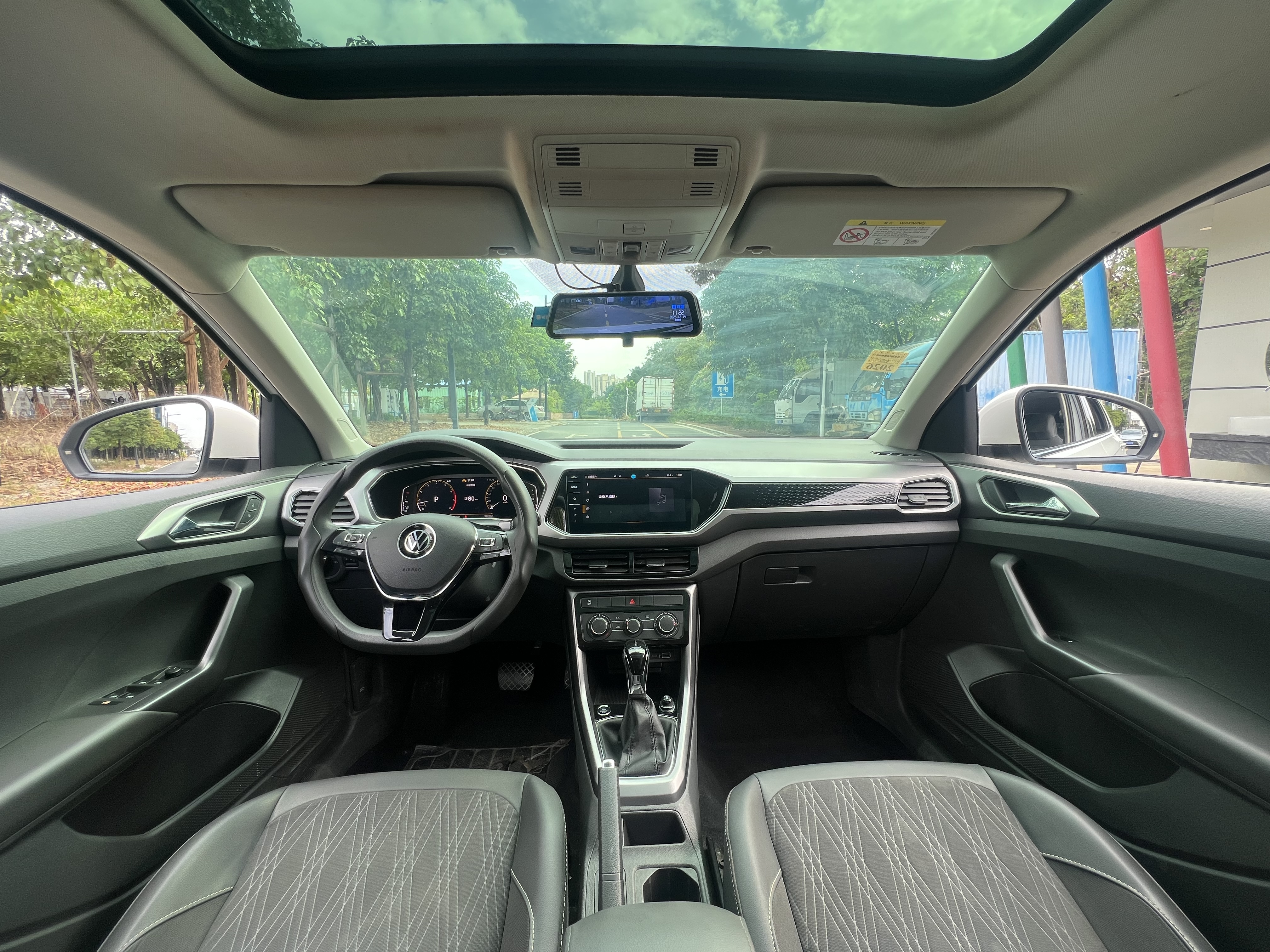 Volkswagen T-Cross 2024 #5 Volkswagen T-Cross 2024 car image #5
