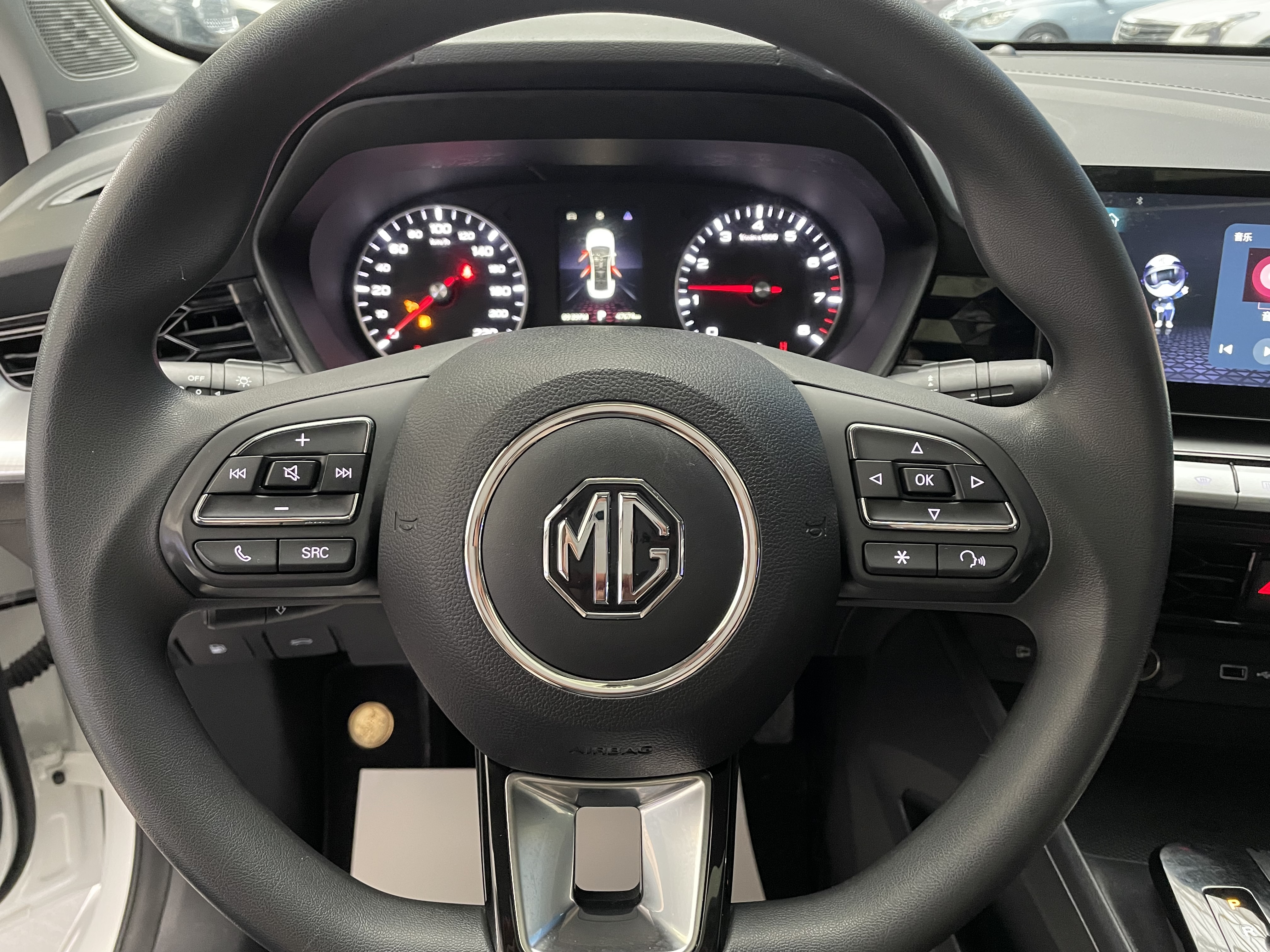 5 2023 #5 5 2023 immagine di auto #5
