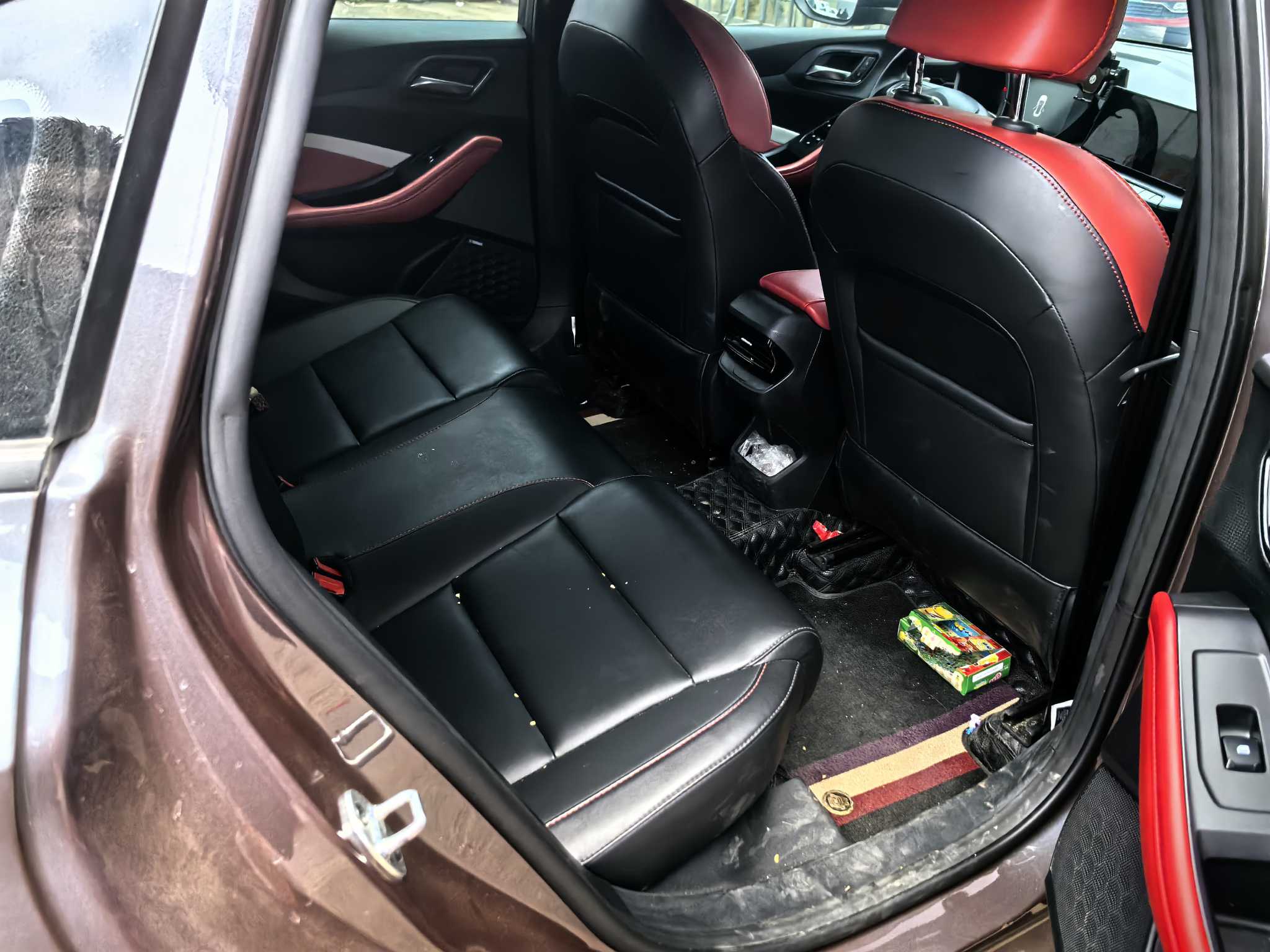 5 2023 #5 5 2023 immagine di auto #5
