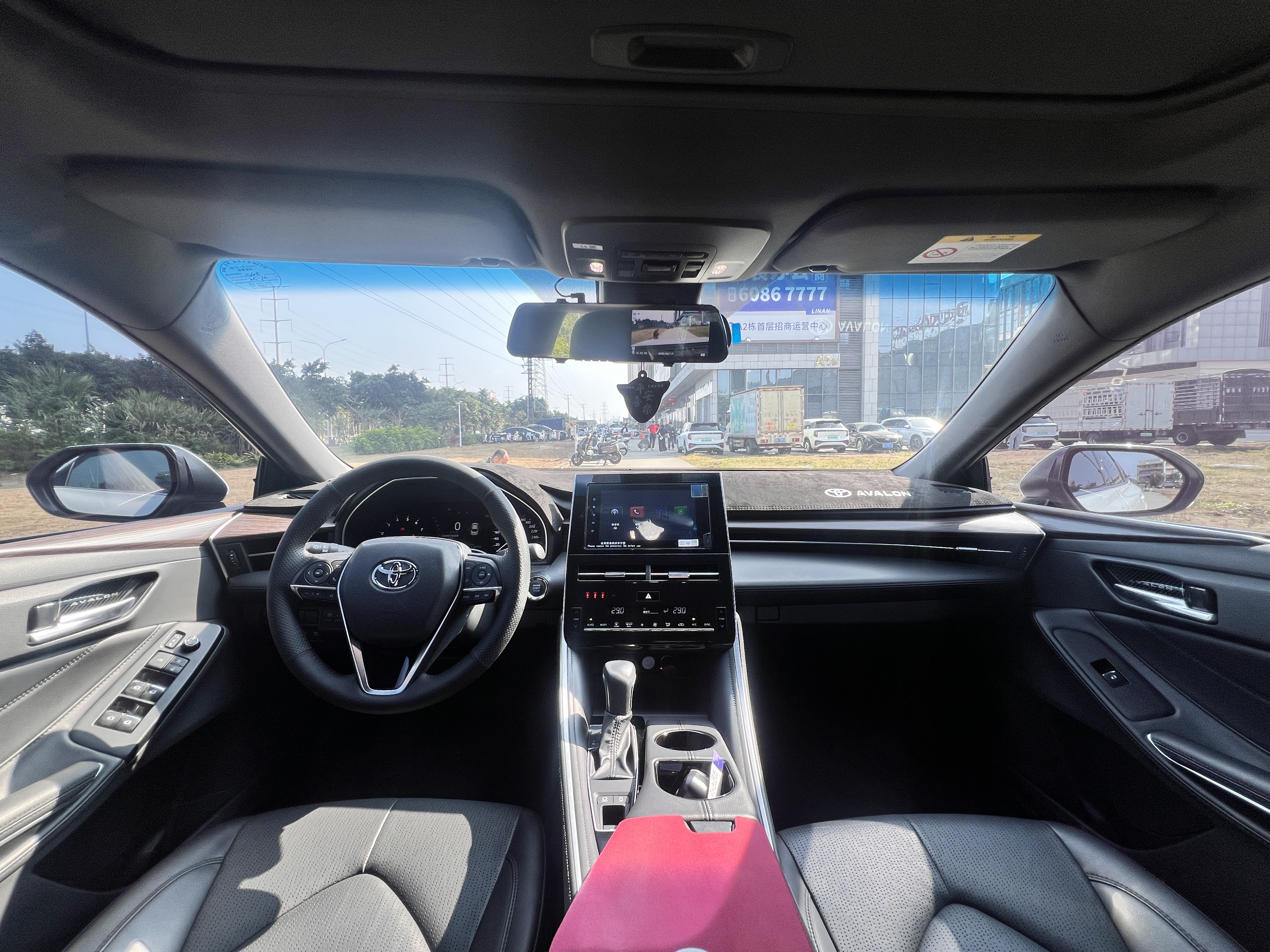 Toyota Avalon 2024 car image #5