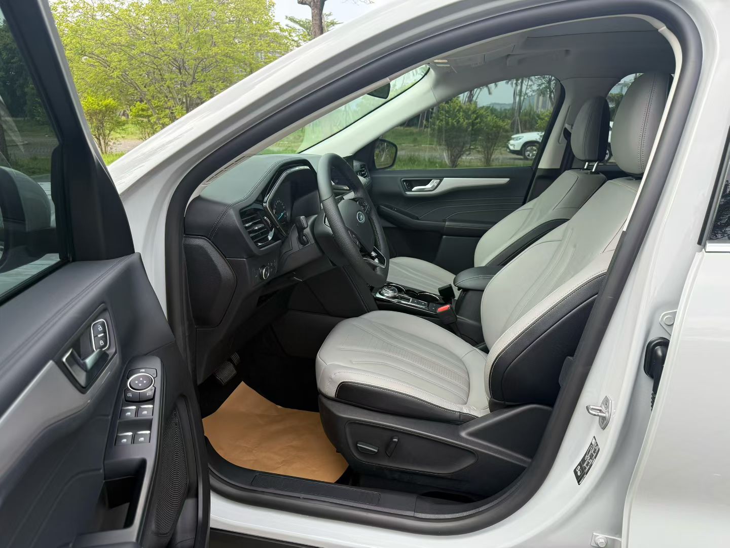 Ford Escape 2023 immagine di auto #5