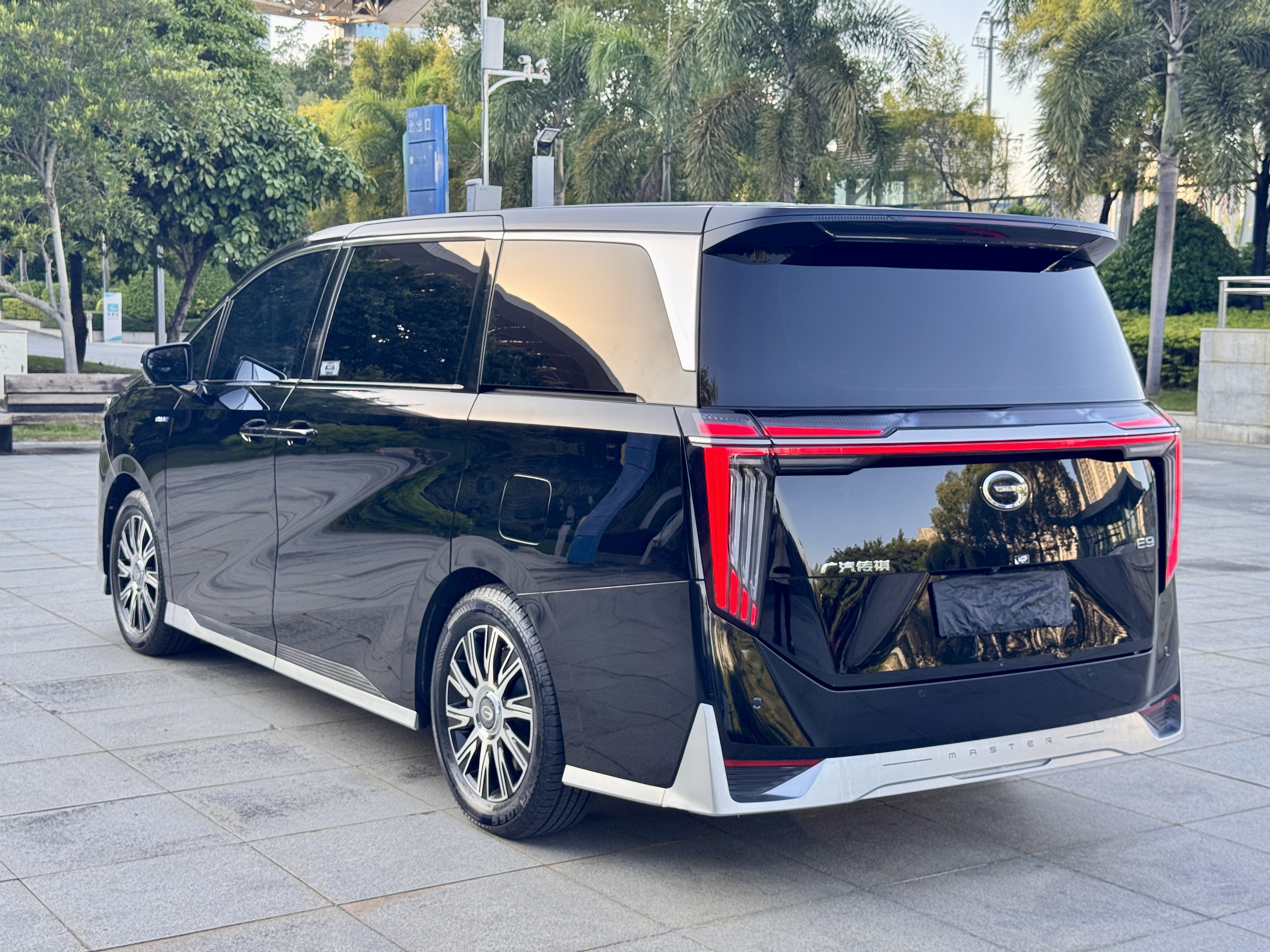 GAC Trumpchi E9 2024 car image #5