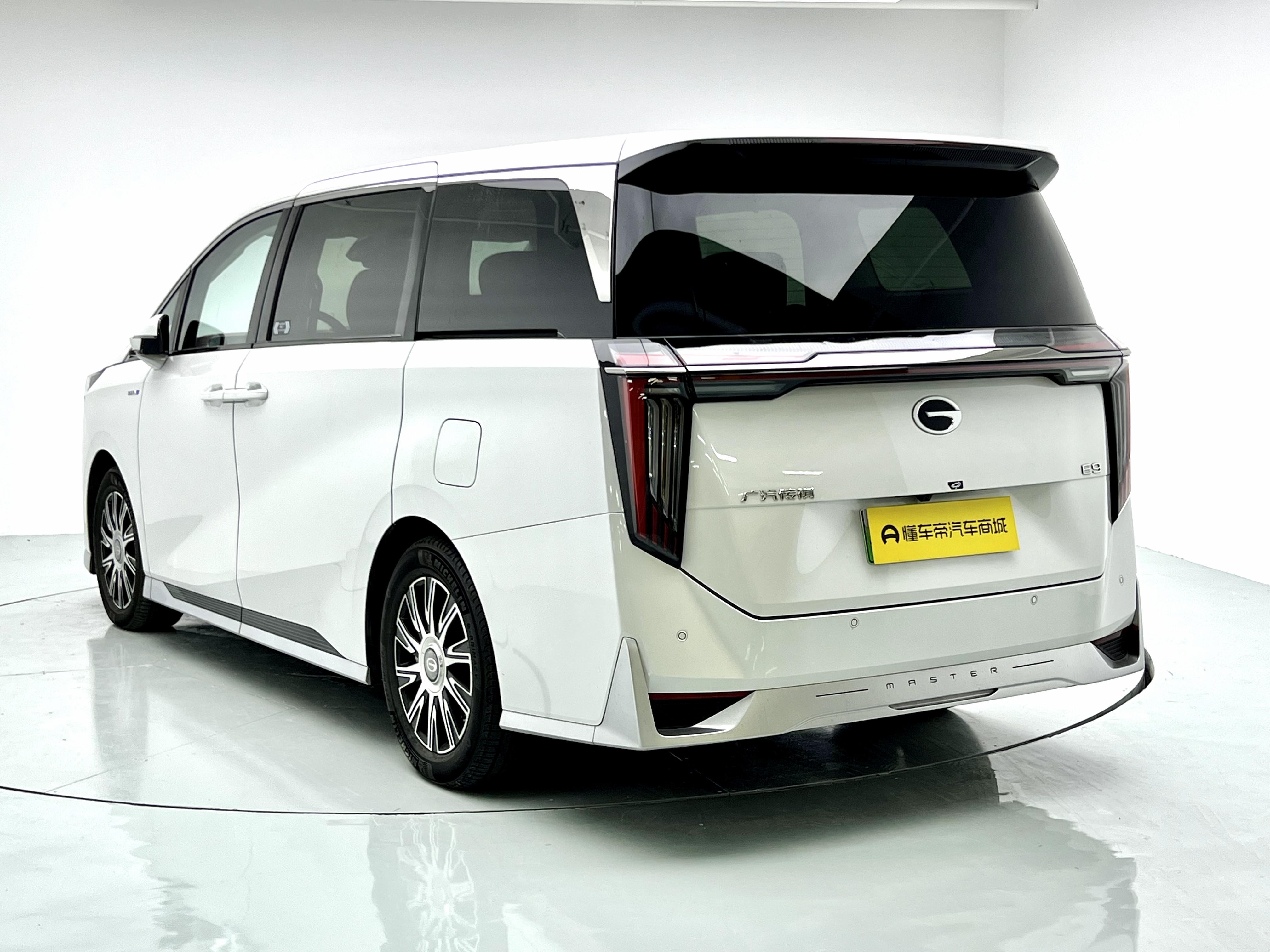 GAC Trumpchi E9 2024 #5 GAC Trumpchi E9 2024 car image #5