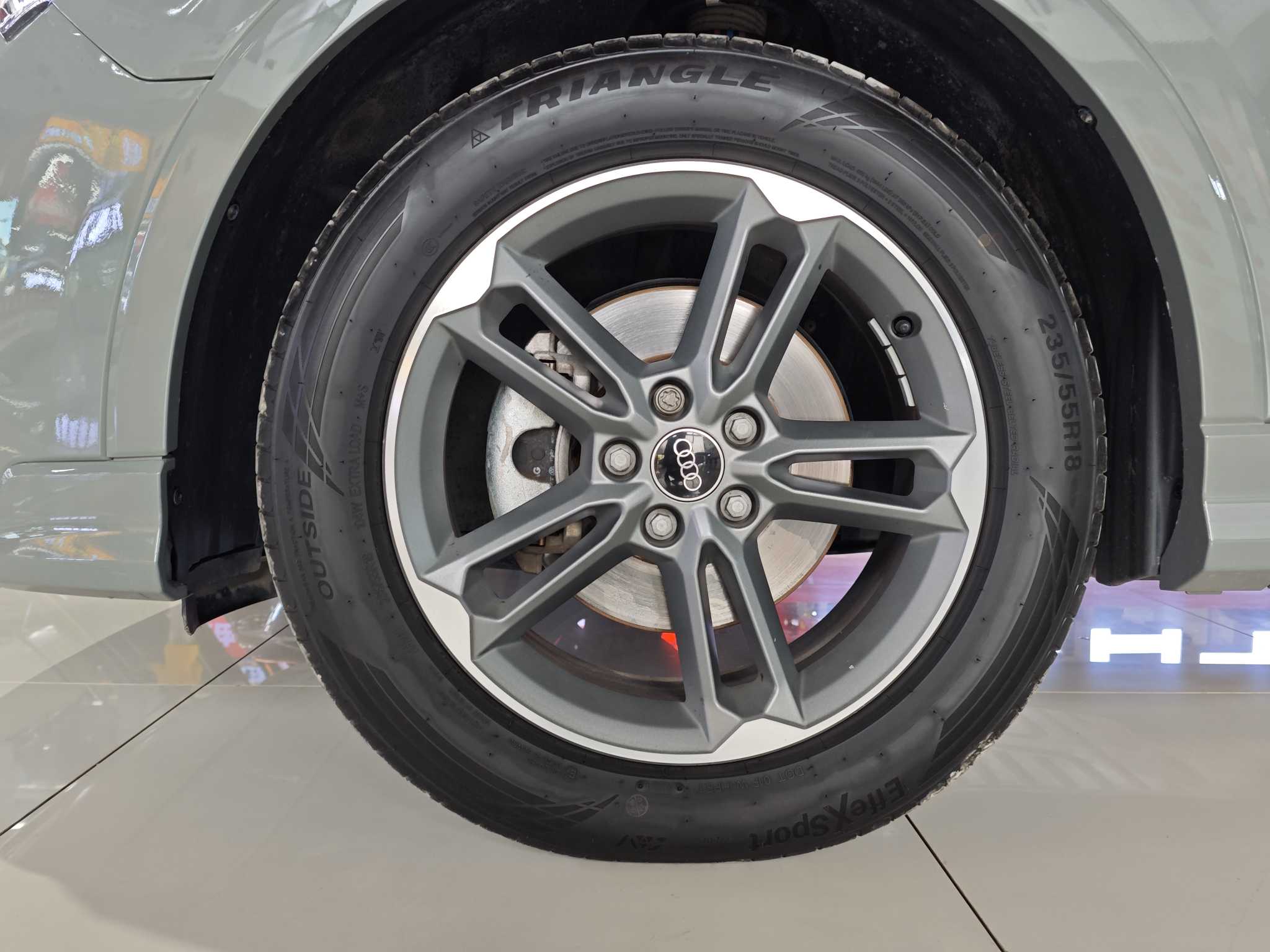 Audi Q3 2024 car image #5