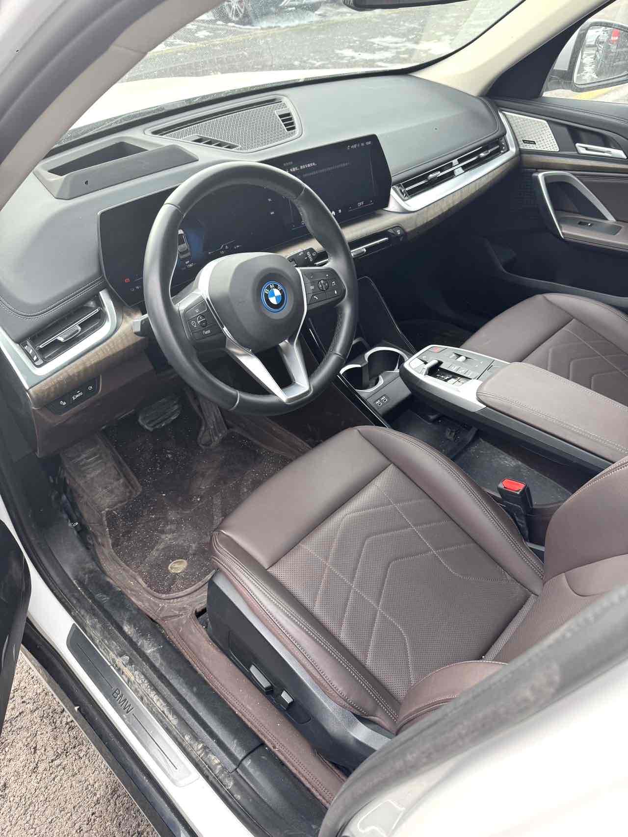 BMW iX1 2025 #5 BMW iX1 2025 صورة سيارة #5