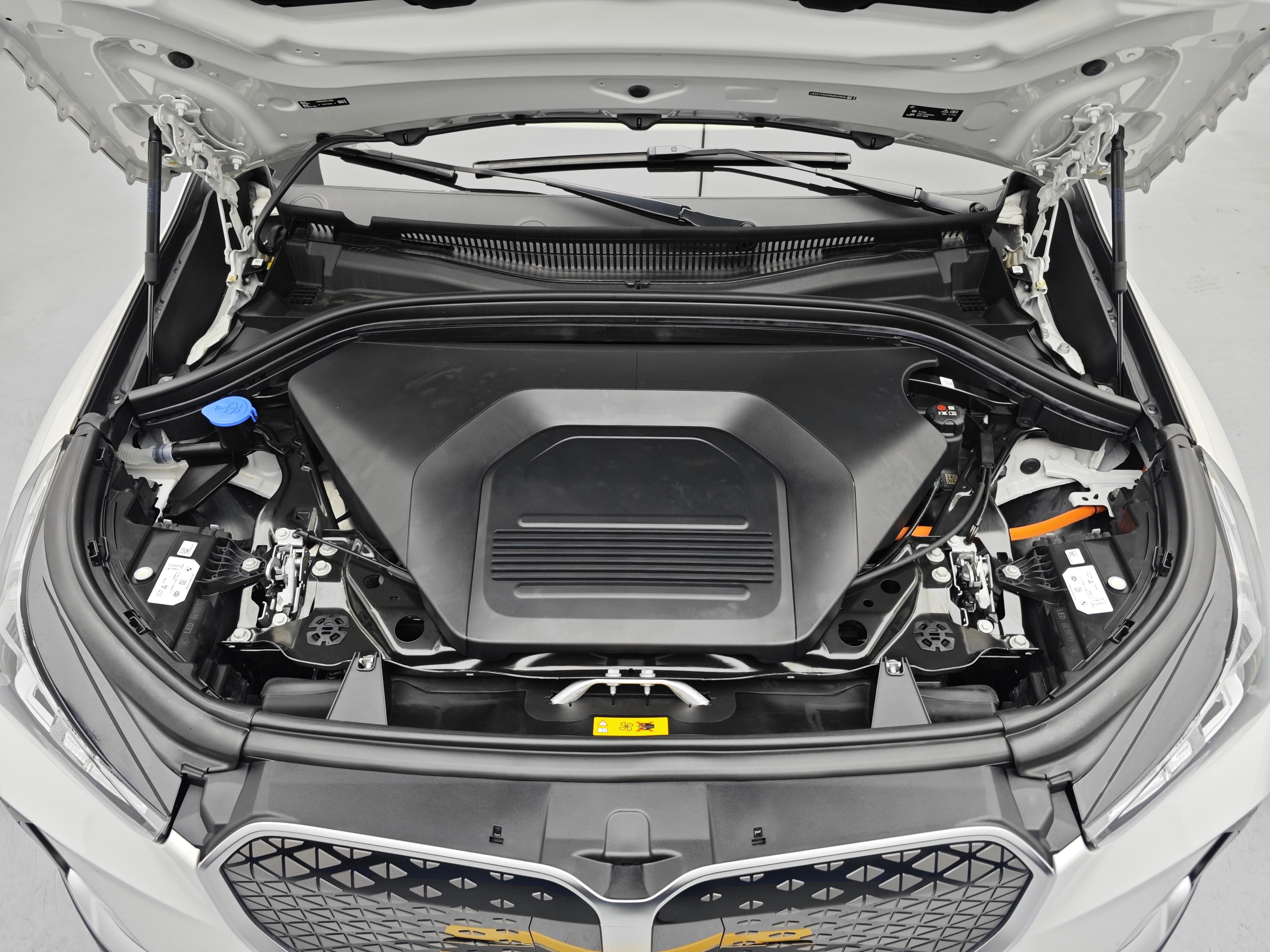 BMW iX1 2025 #5 BMW iX1 2025 صورة سيارة #5