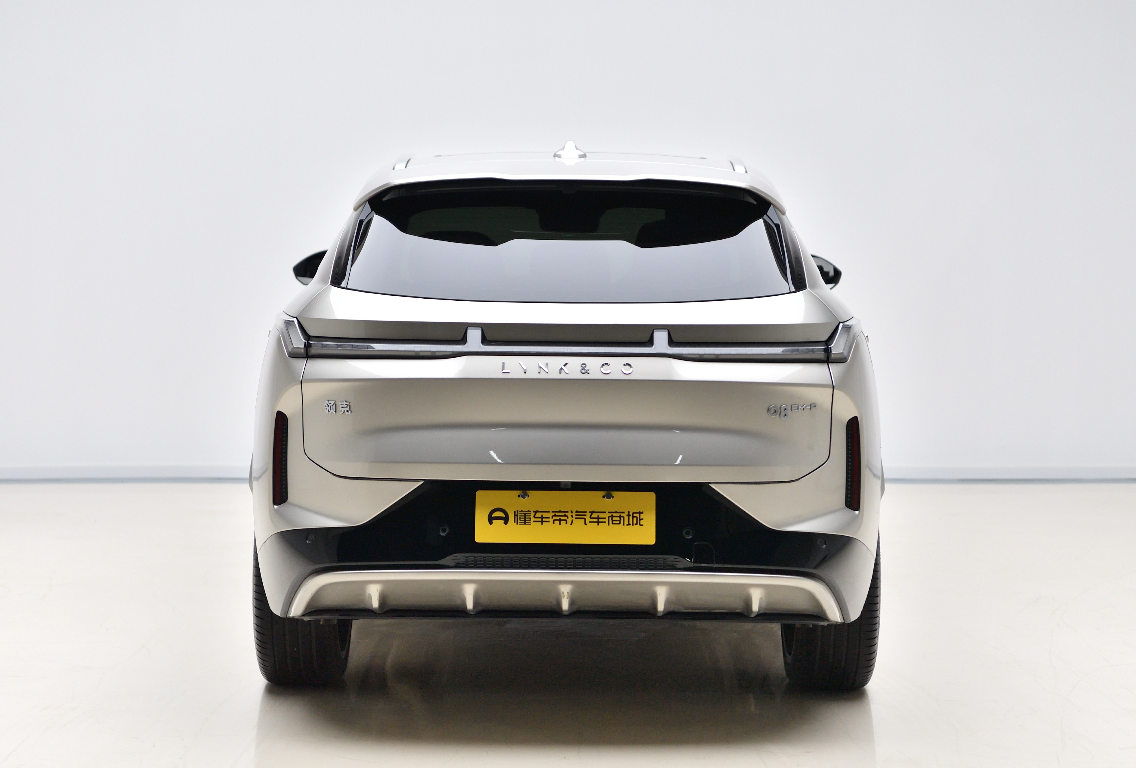 Lynk & Co 08 EM-P 2024 car image #5