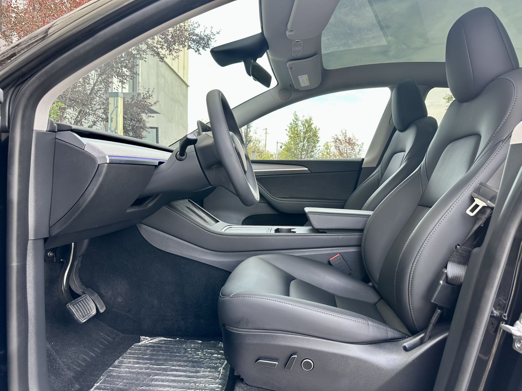 Tesla Model Y 2024 car image #5
