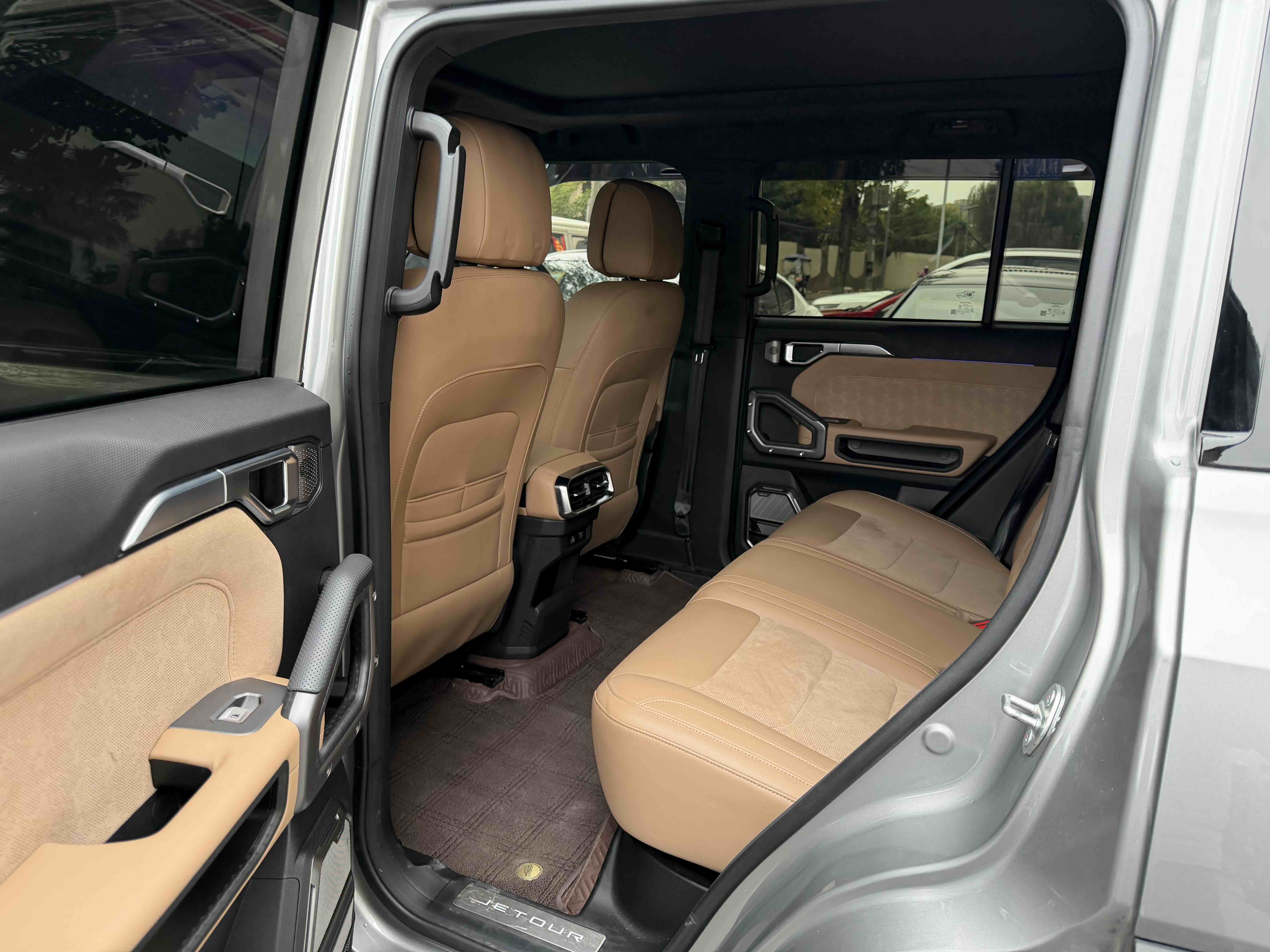 Jetour Traveller 2023 car image #5