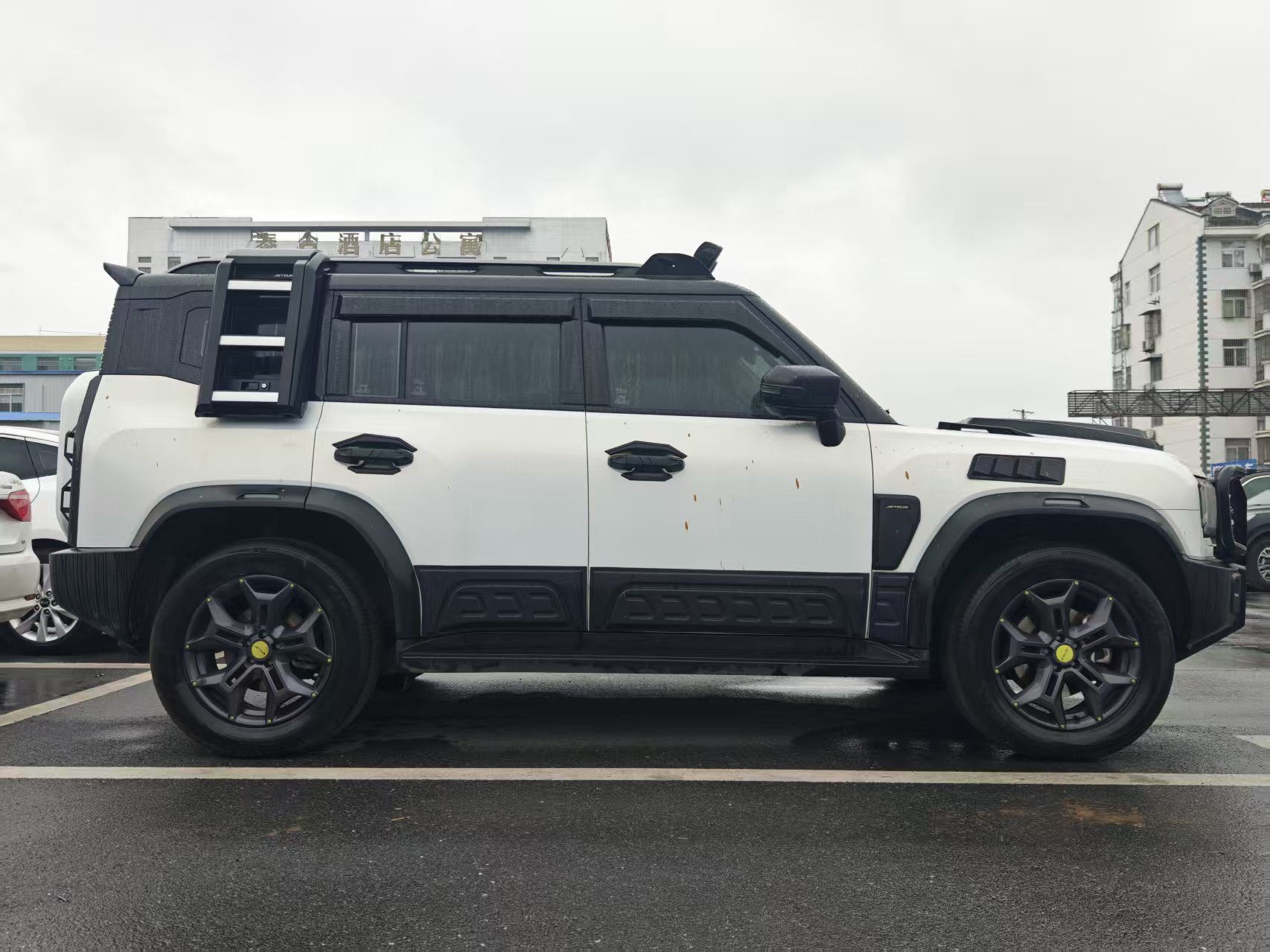 Jetour Traveller 2023 car image #5