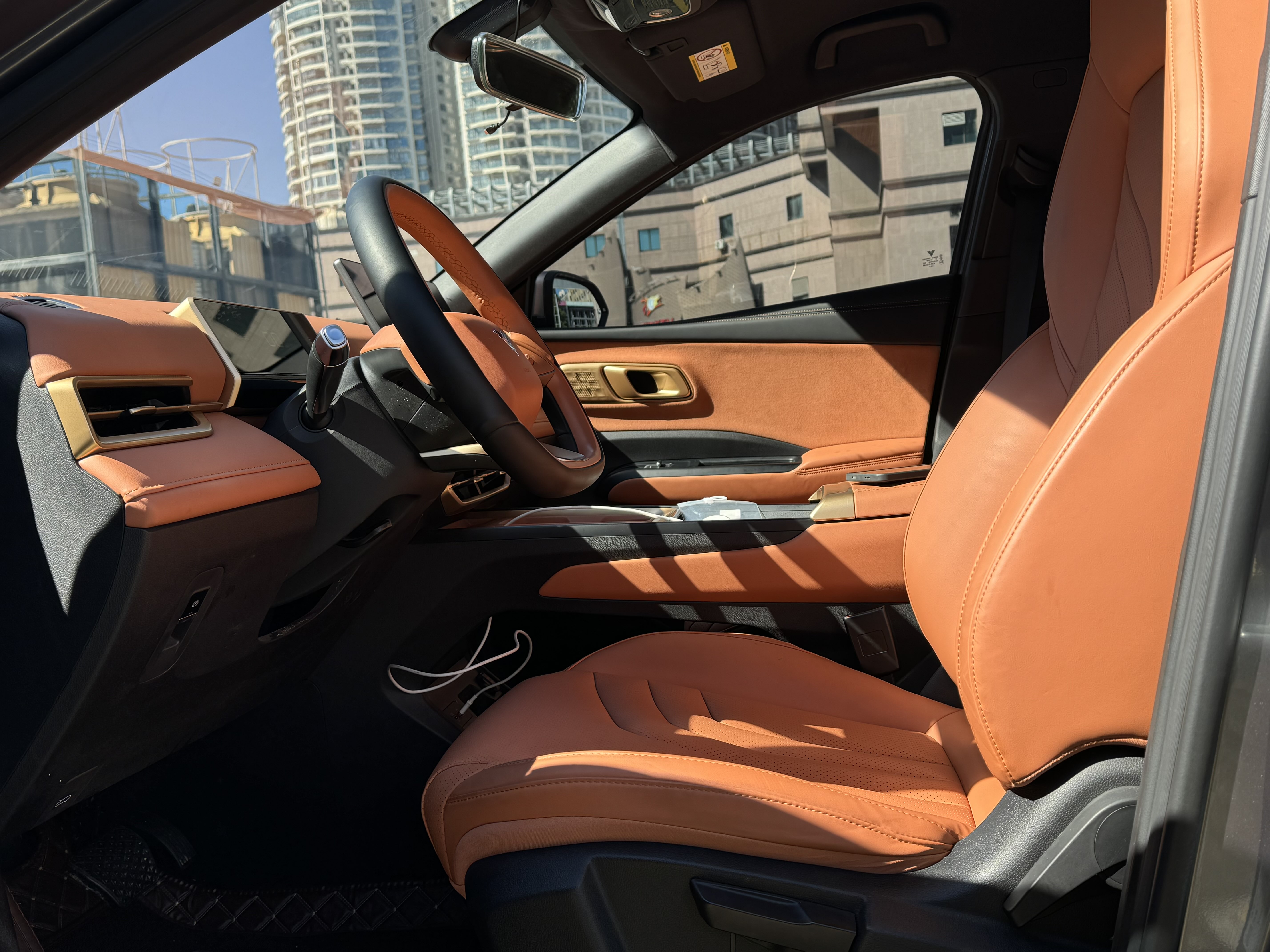 哪吒汽车 哪吒X 2024 汽车图片 #5