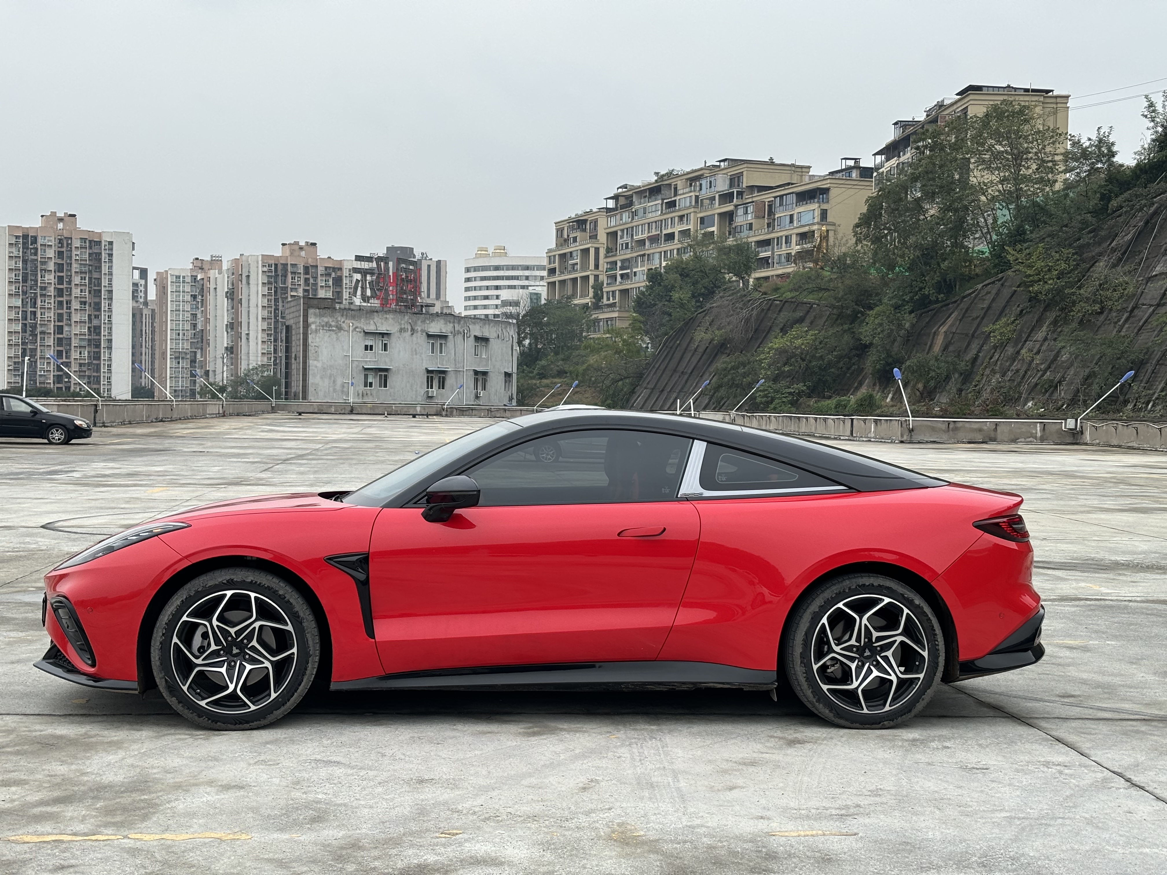 哪吒汽车 哪吒GT 2023 汽车图片 #5