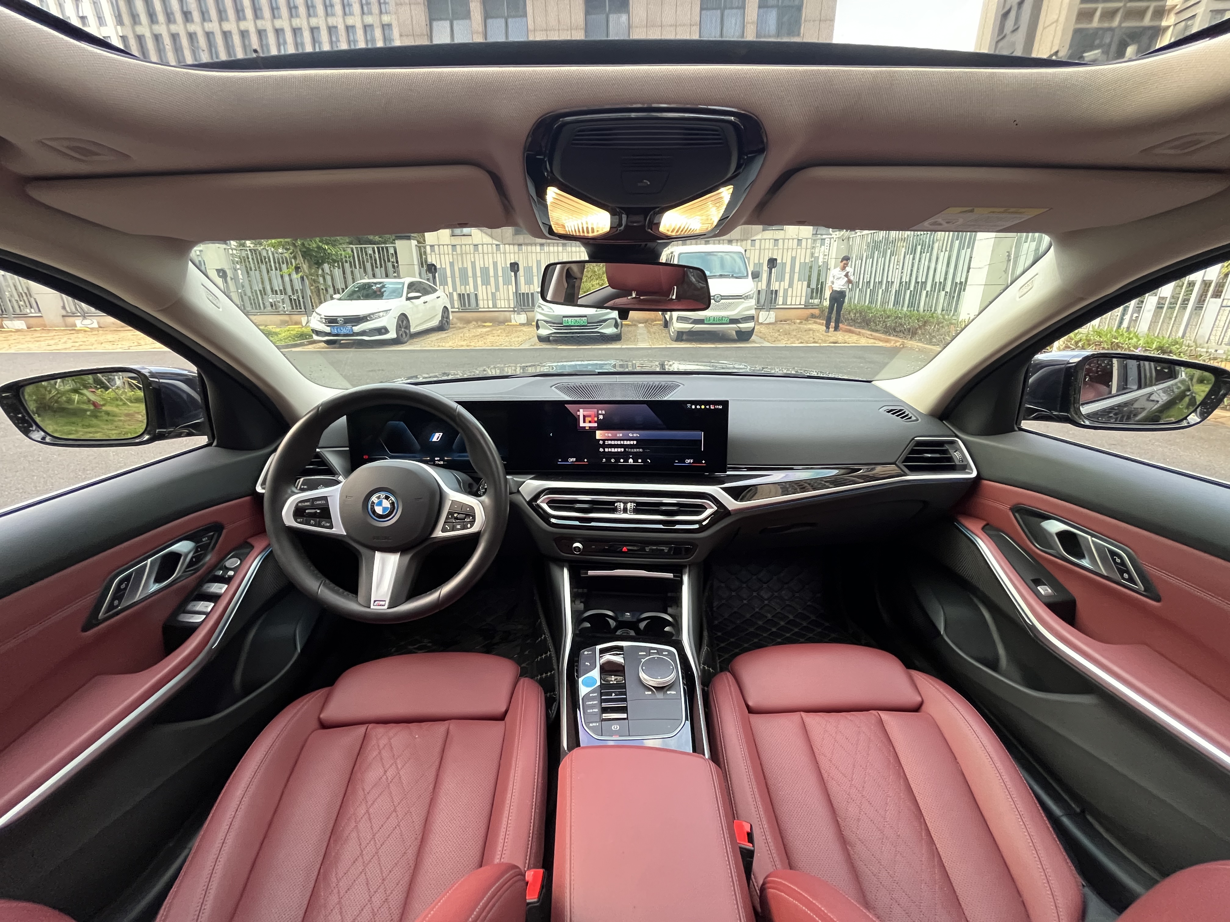 BMW i3 2023 car image #5