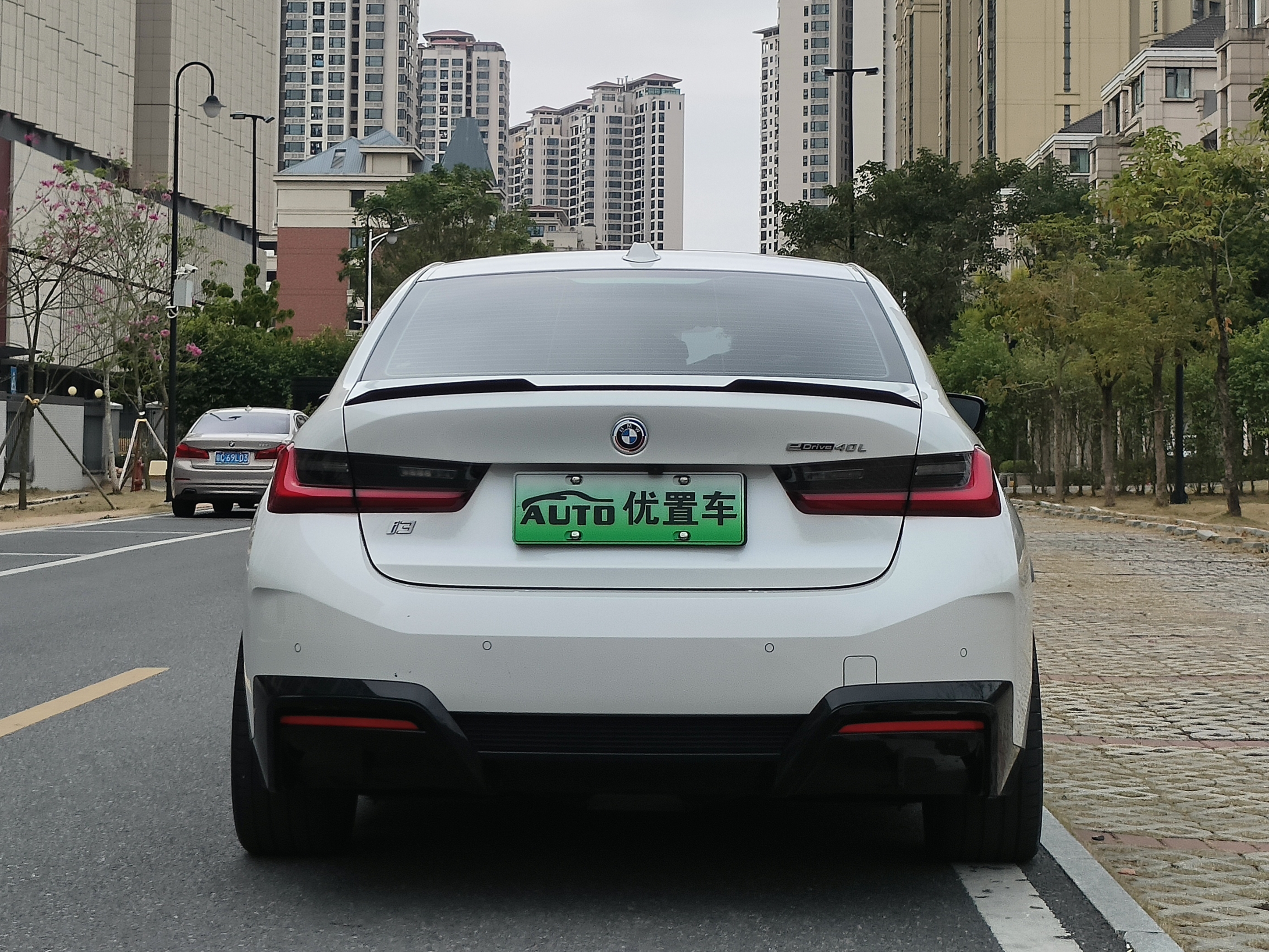 BMW i3 2024 car image #5