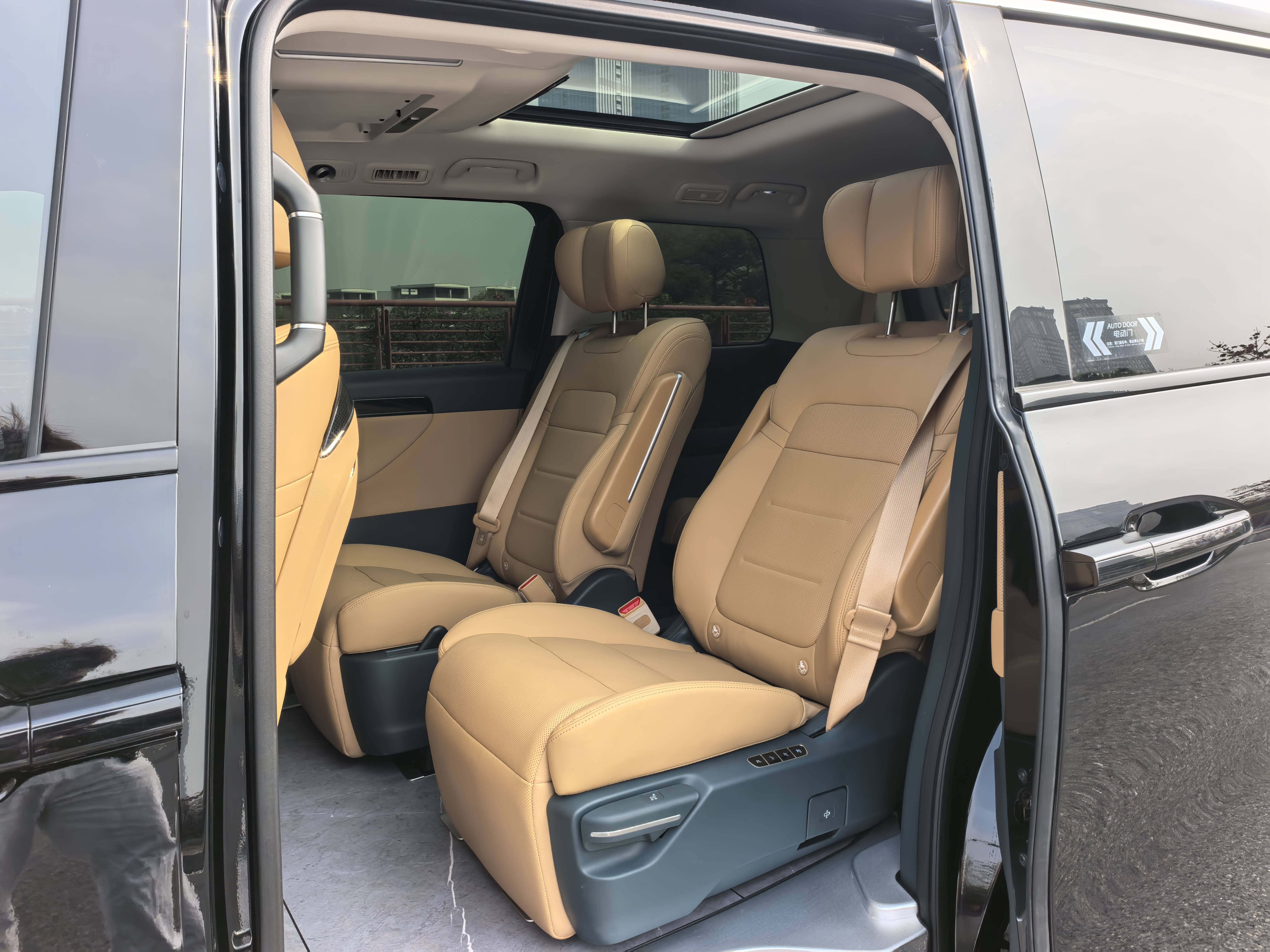 GAC Trumpchi E8 New Energy 2024 car image #5