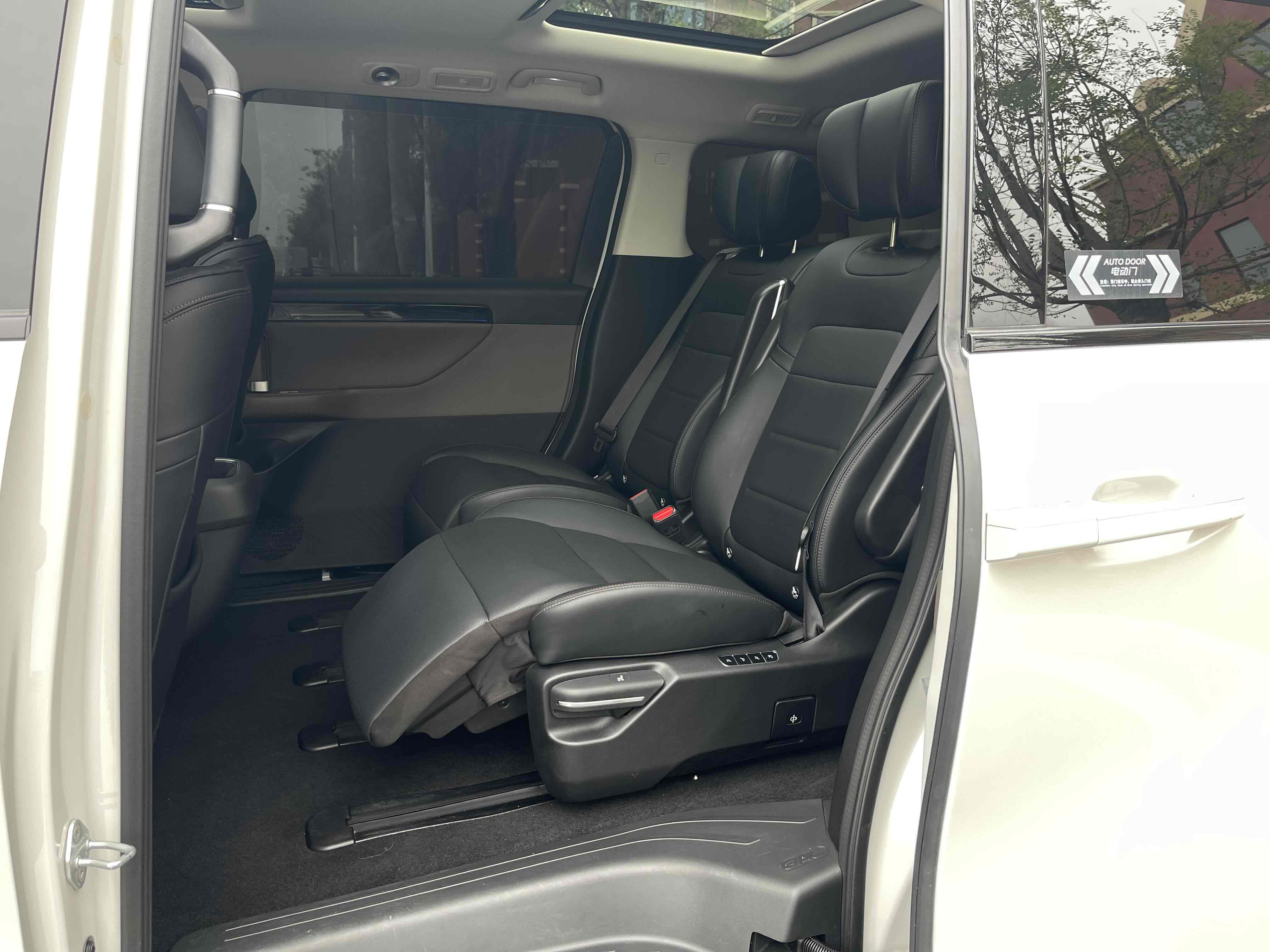 GAC Trumpchi E8 New Energy 2024 car image #5