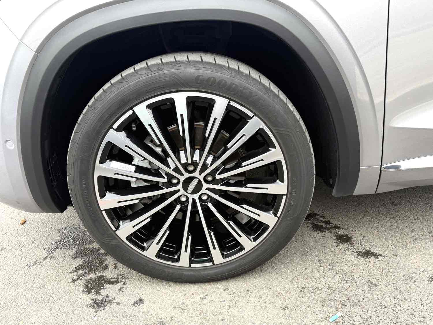 GEELY Monjaro MHEV 2023 #5 GEELY Monjaro MHEV 2023 car image #5