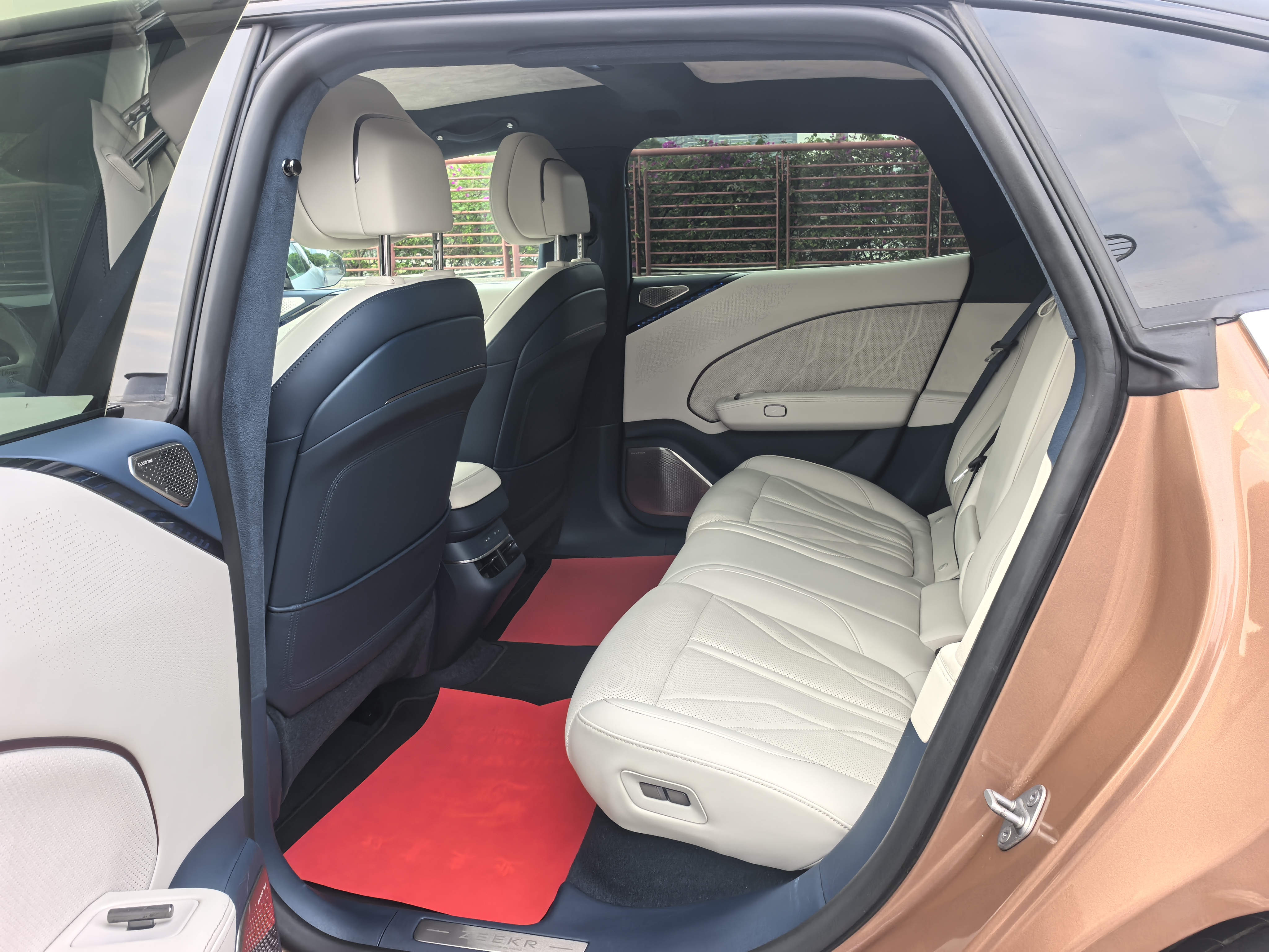 极氪 极氪007 2024 汽车图片 #5